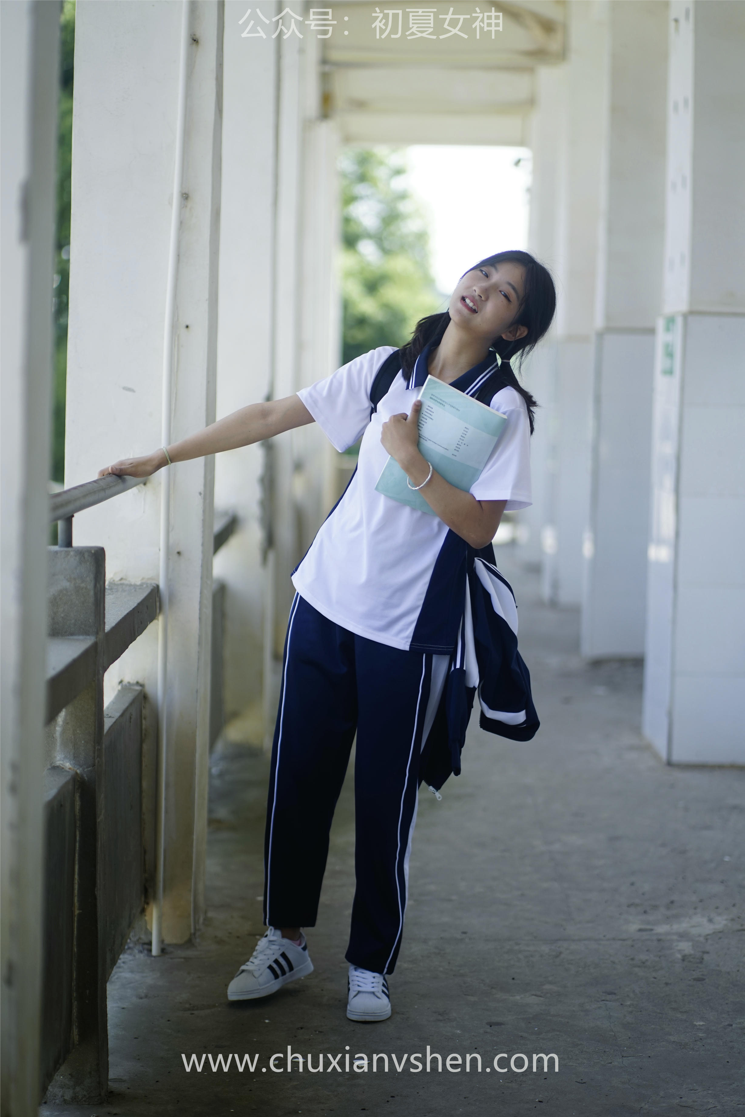 初夏女神 NO.074 点点 旧梦青春[172P+1V／6.61GB]_第2集