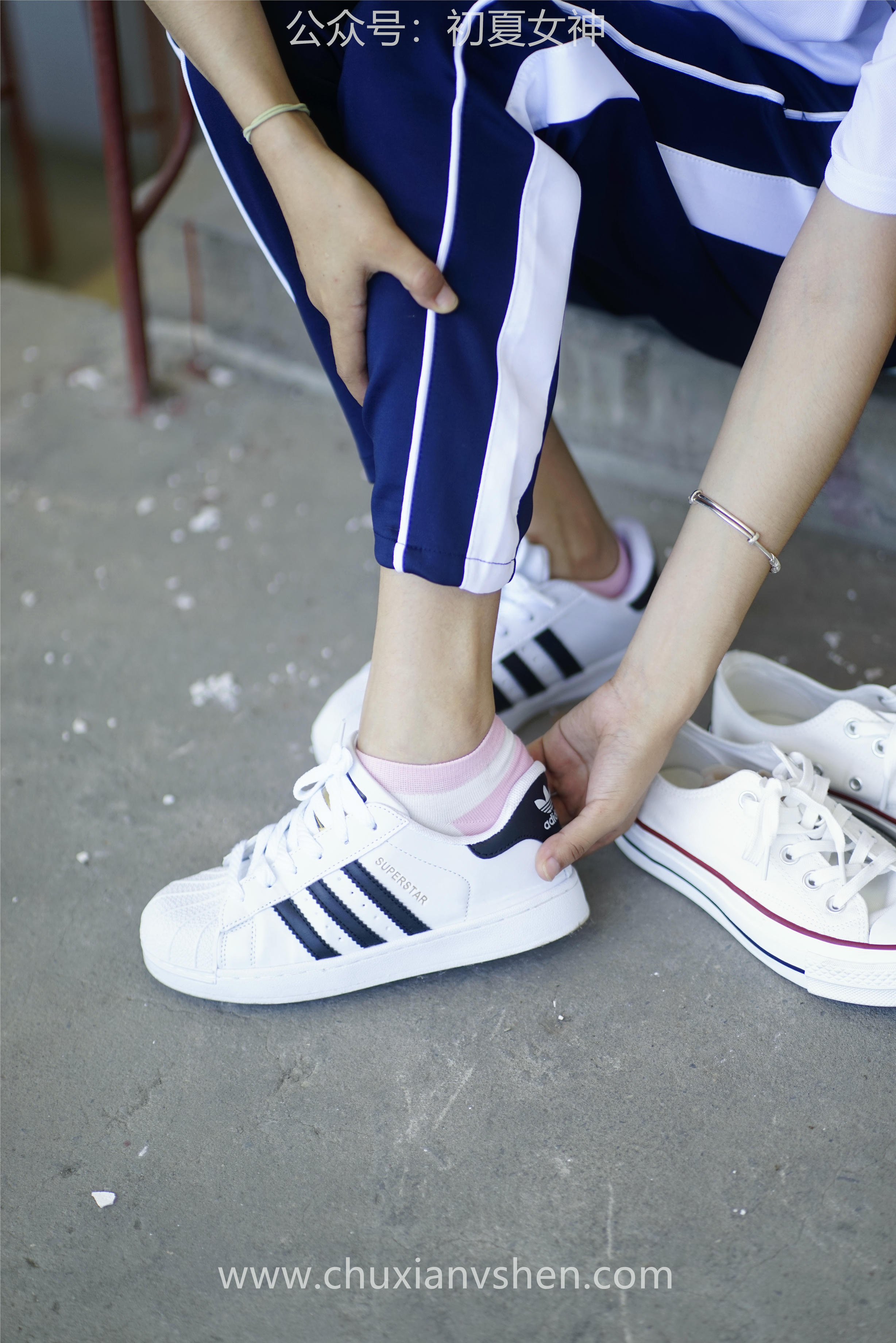 初夏女神 NO.074 点点 旧梦青春[172P+1V／6.61GB]_第2集