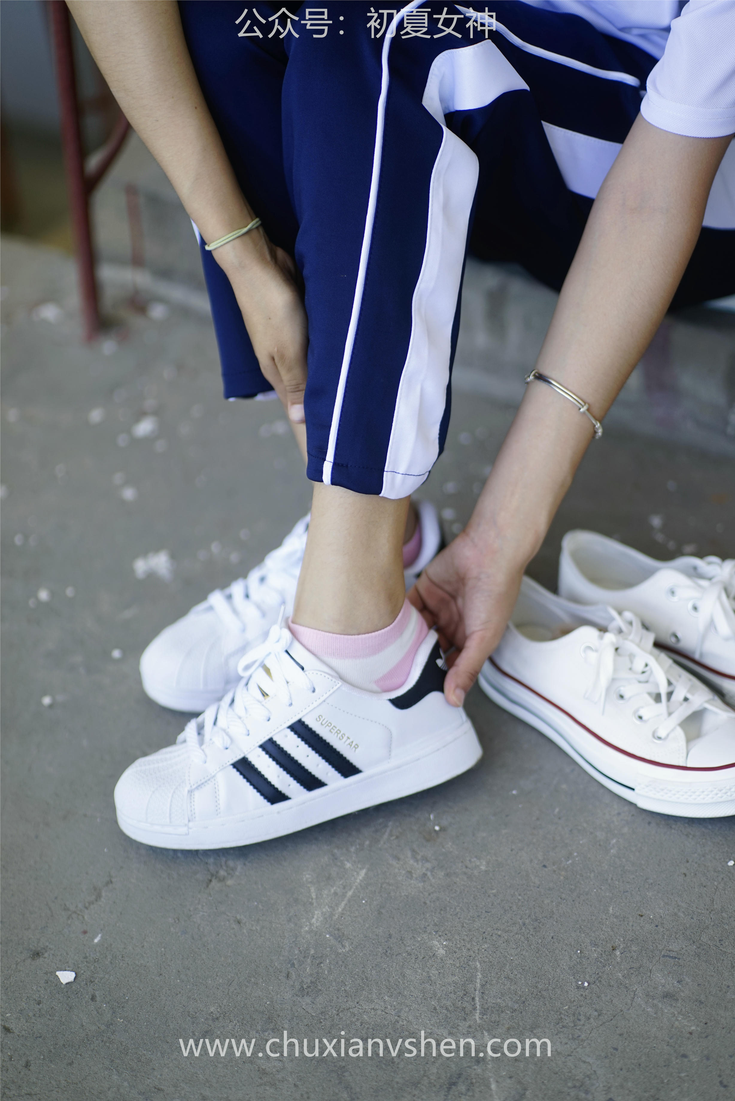 初夏女神 NO.074 点点 旧梦青春[172P+1V／6.61GB]_第2集