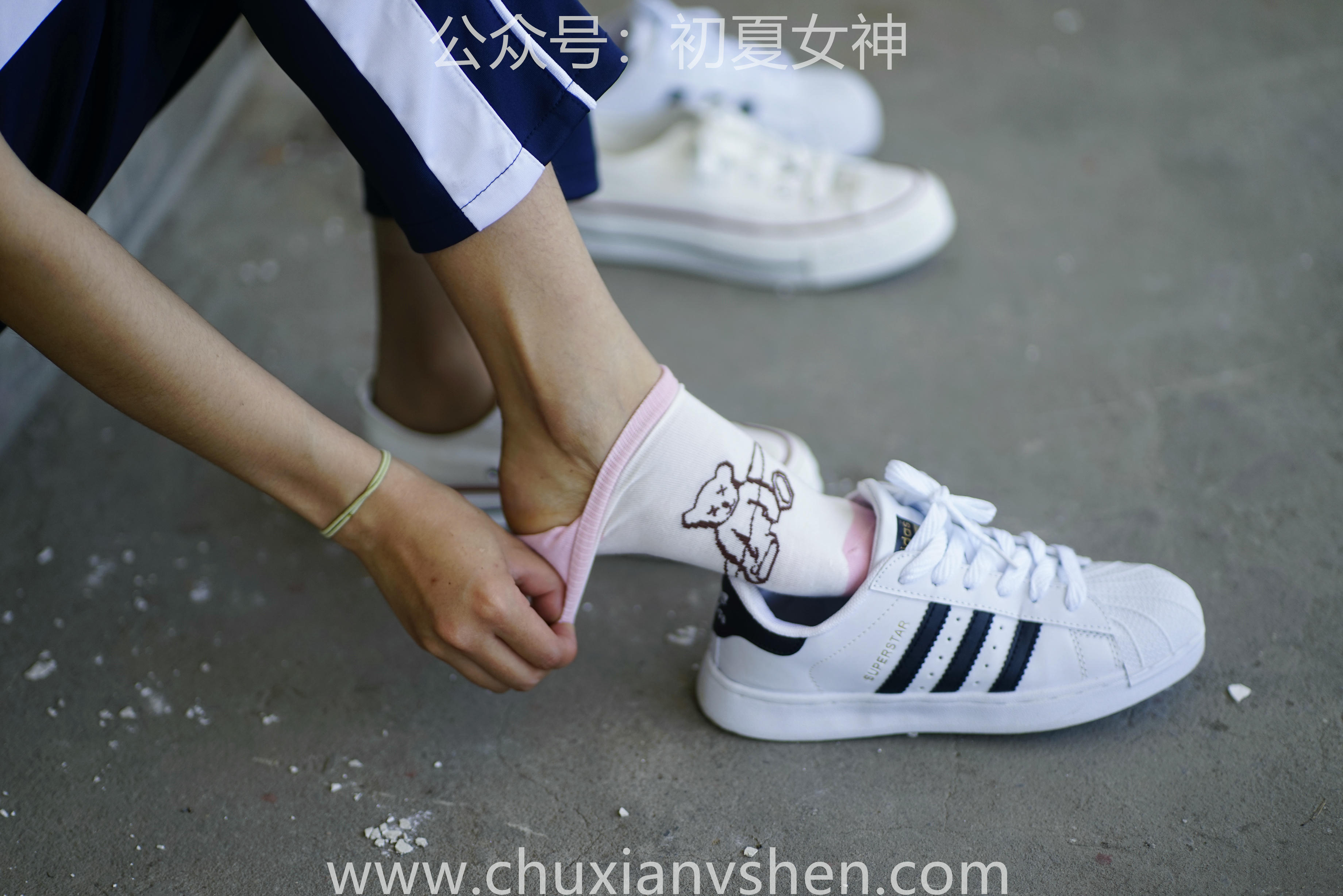 初夏女神 NO.074 点点 旧梦青春[172P+1V／6.61GB]_第3集