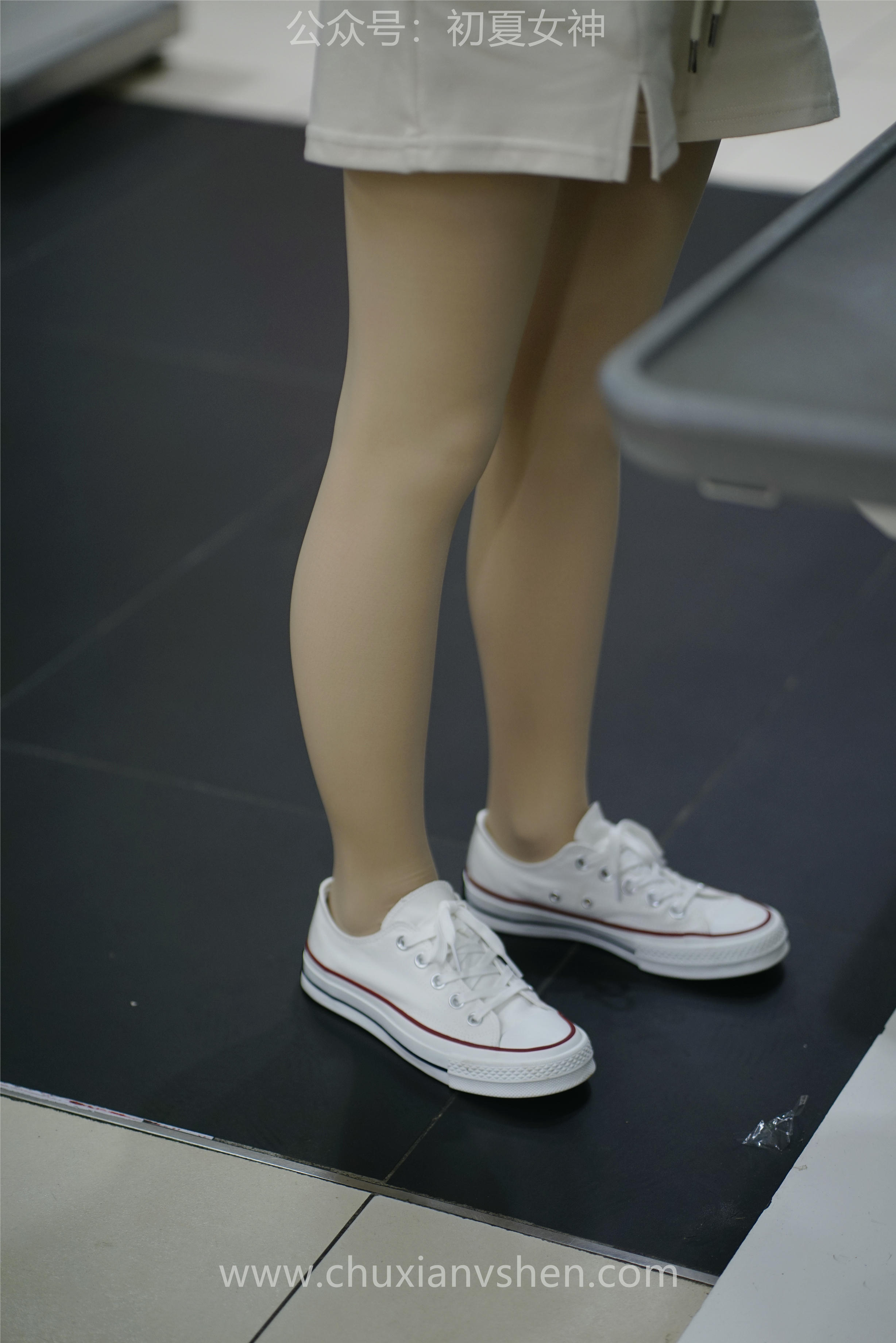 初夏女神 NO.075 大发 时尚短裤套装[130P+1V／6.82GB]_第6集