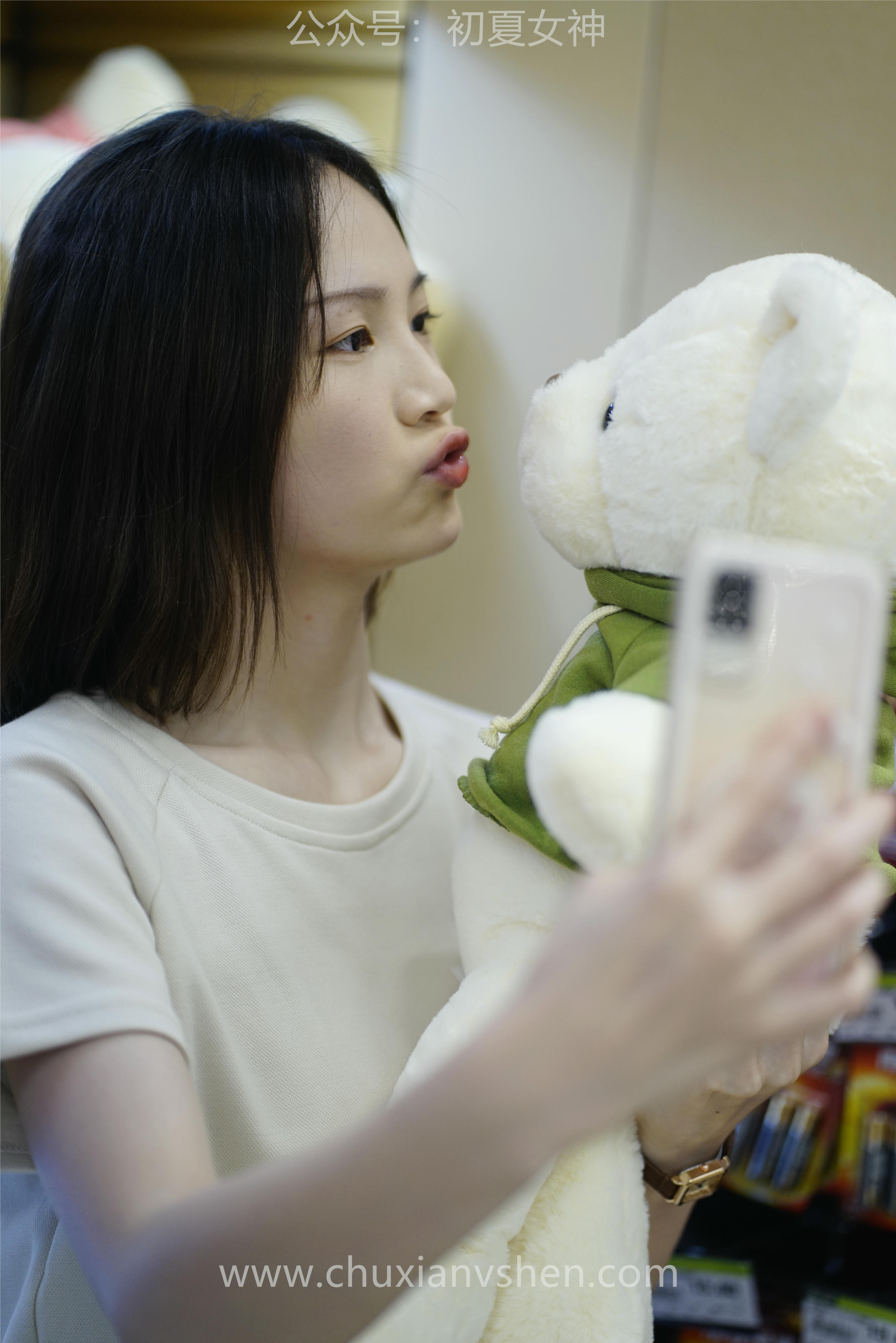 初夏女神 NO.075 大发 时尚短裤套装[130P+1V／6.82GB]_第2集