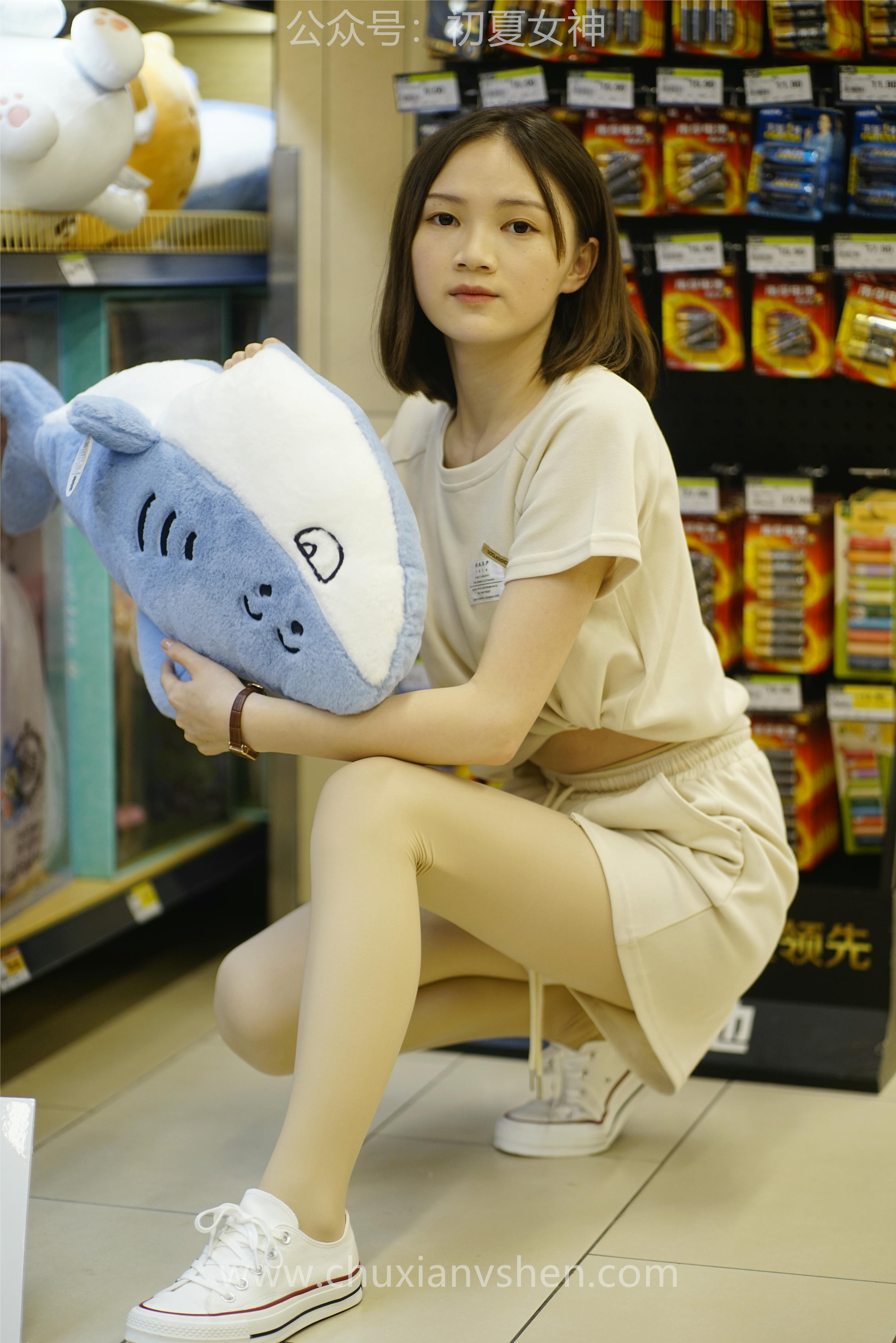 初夏女神 NO.075 大发 时尚短裤套装[130P+1V／6.82GB]_第3集