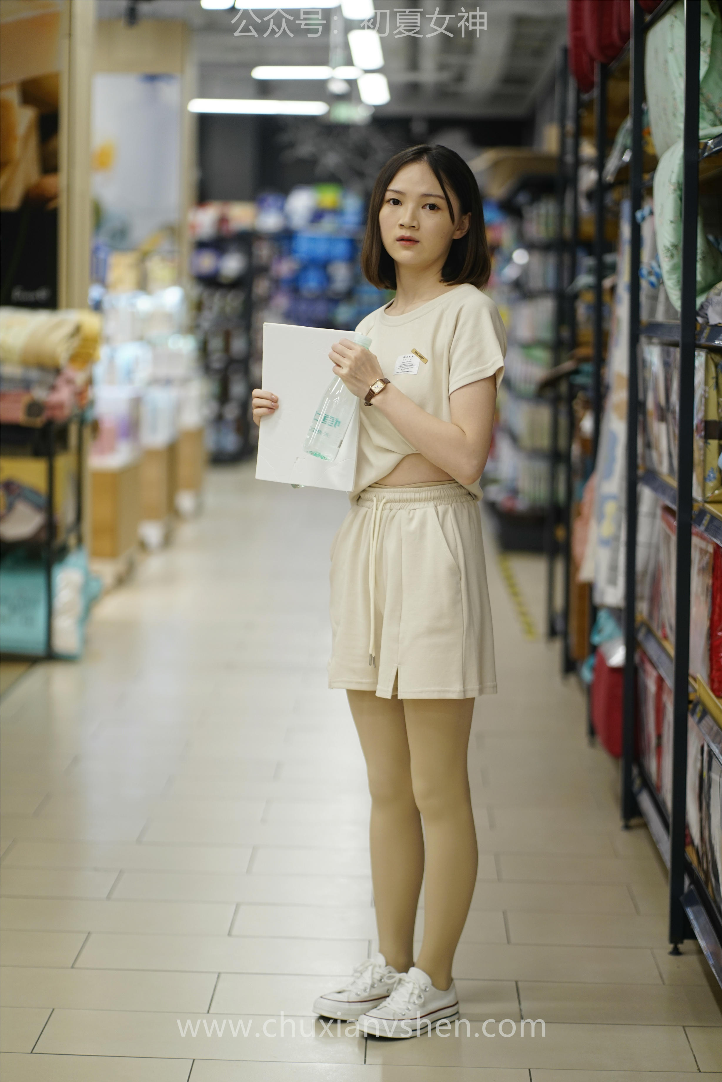 初夏女神 NO.075 大发 时尚短裤套装[130P+1V／6.82GB]_第1集