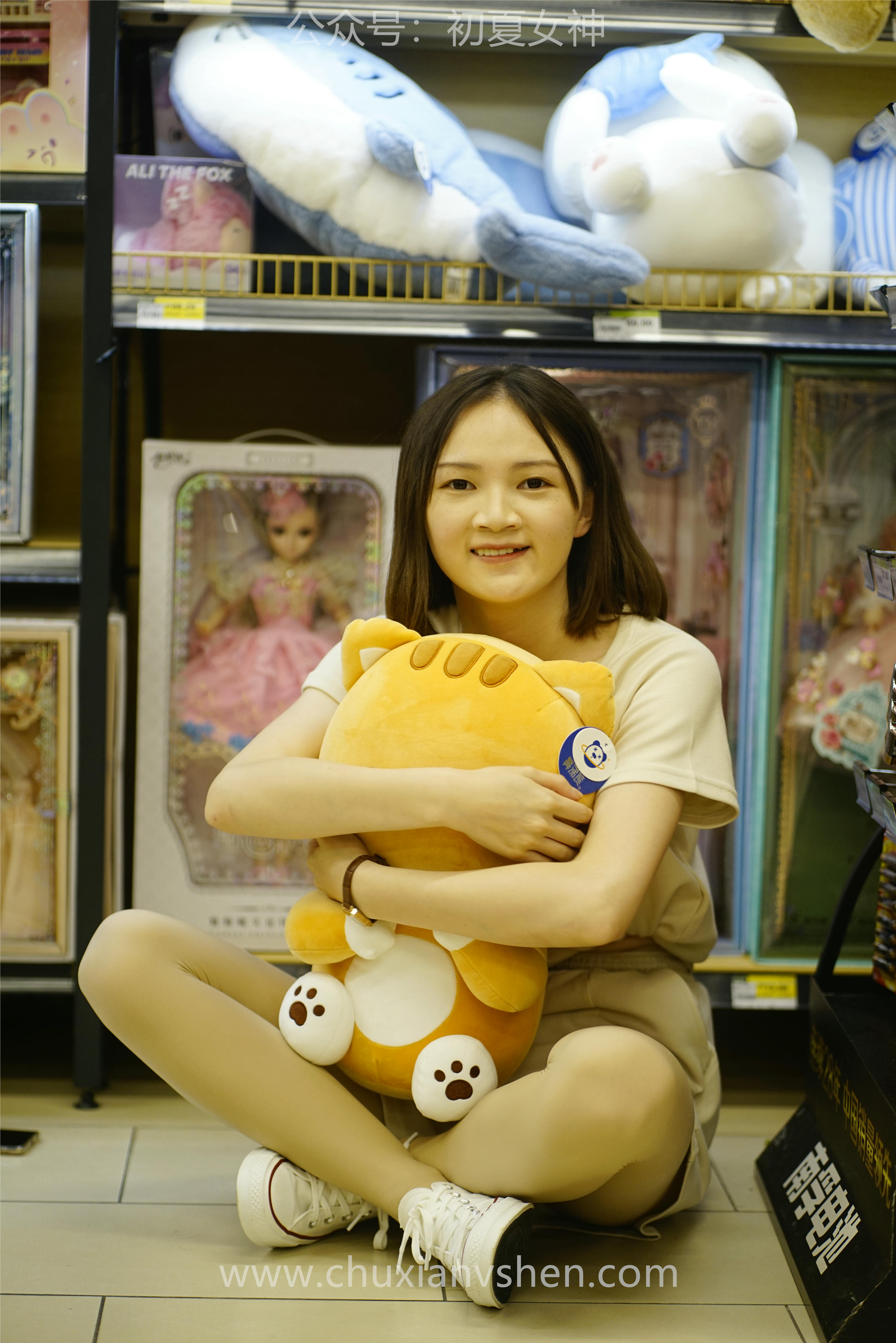 初夏女神 NO.075 大发 时尚短裤套装[130P+1V／6.82GB]_第4集