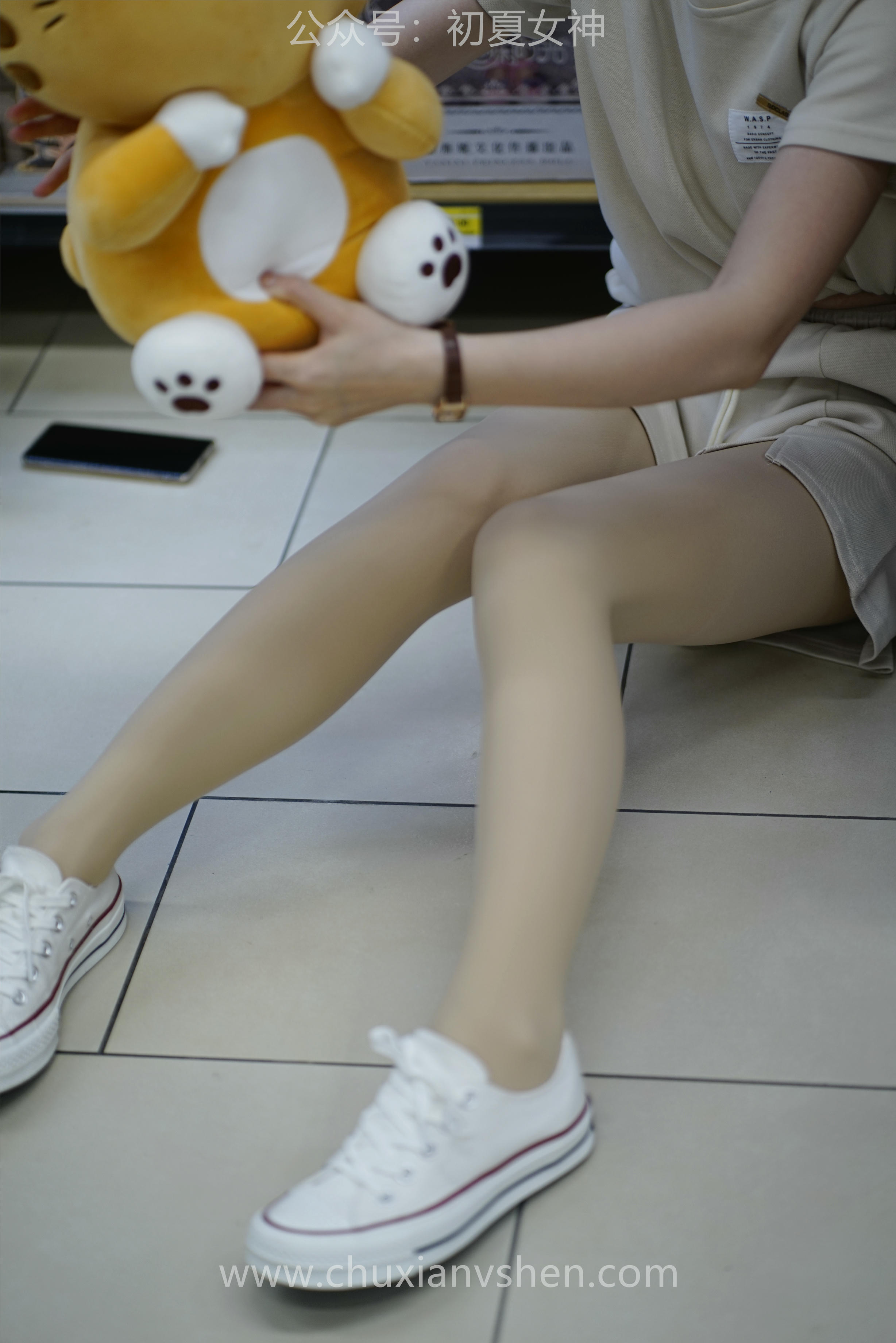 初夏女神 NO.075 大发 时尚短裤套装[130P+1V／6.82GB]_第5集