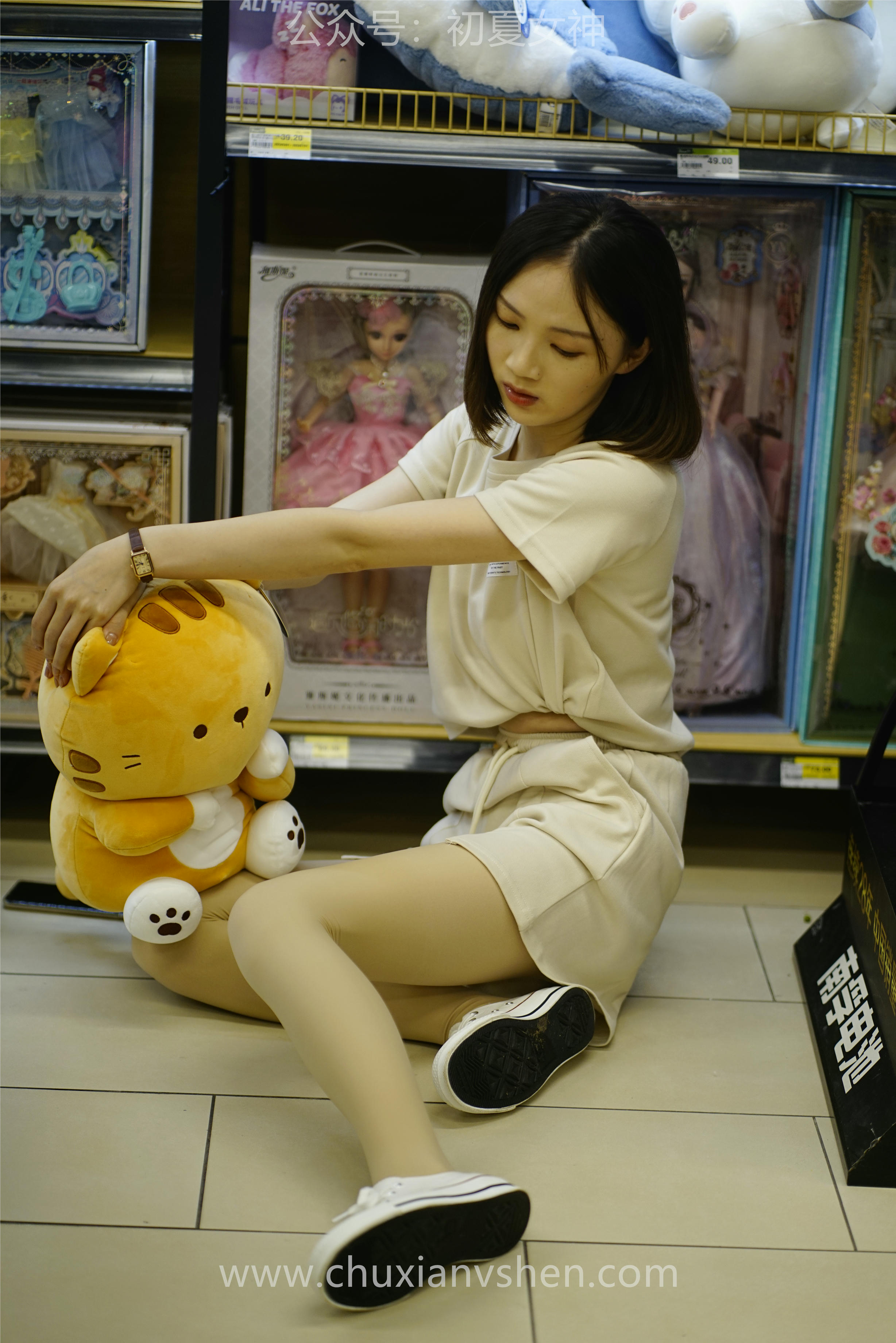 初夏女神 NO.075 大发 时尚短裤套装[130P+1V／6.82GB]_第5集