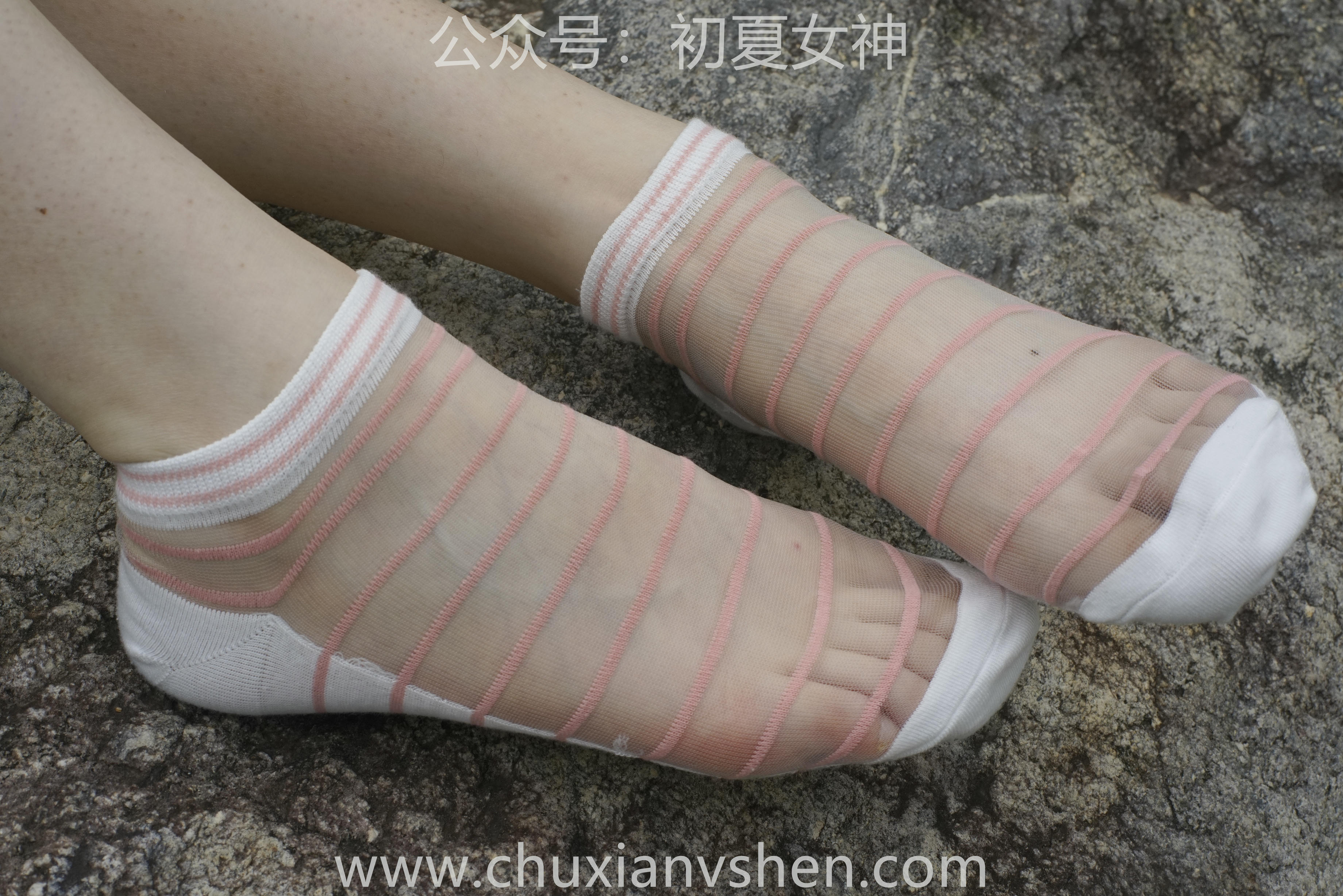 初夏女神 NO.076 十一 周末丛林 JK套搭配的袜子遭嫌弃[153P+1V／6.08GB]_第5集