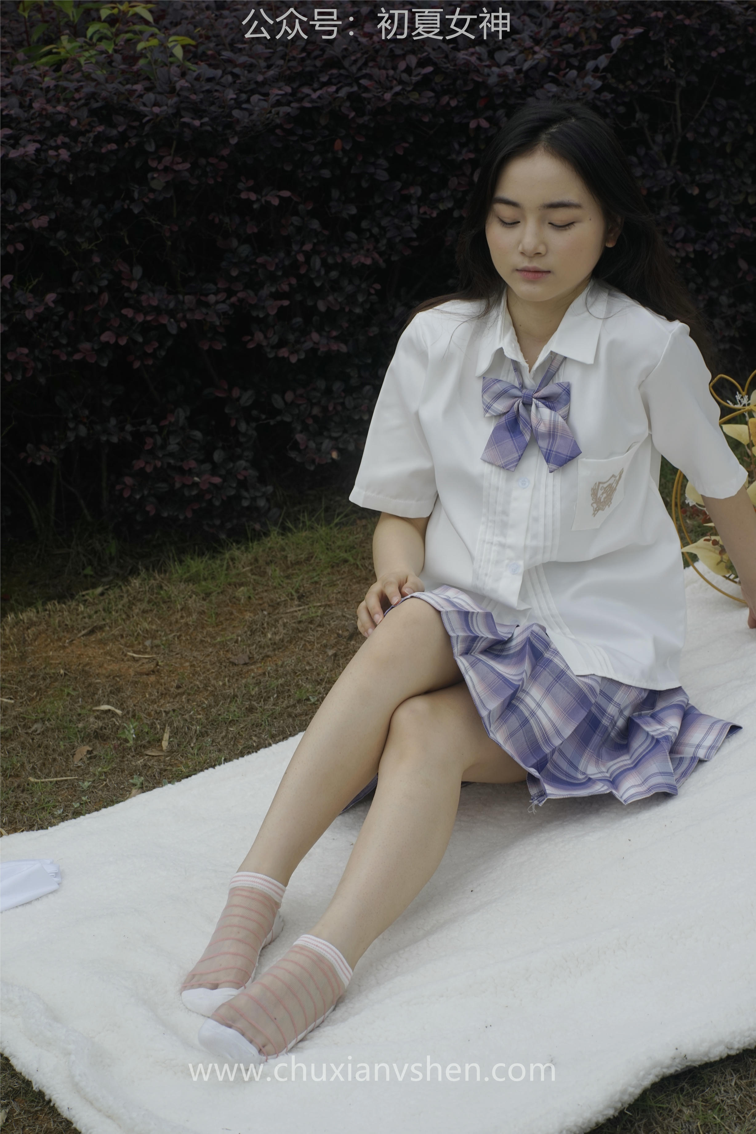 初夏女神 NO.076 十一 周末丛林 JK套搭配的袜子遭嫌弃[153P+1V／6.08GB]_第7集