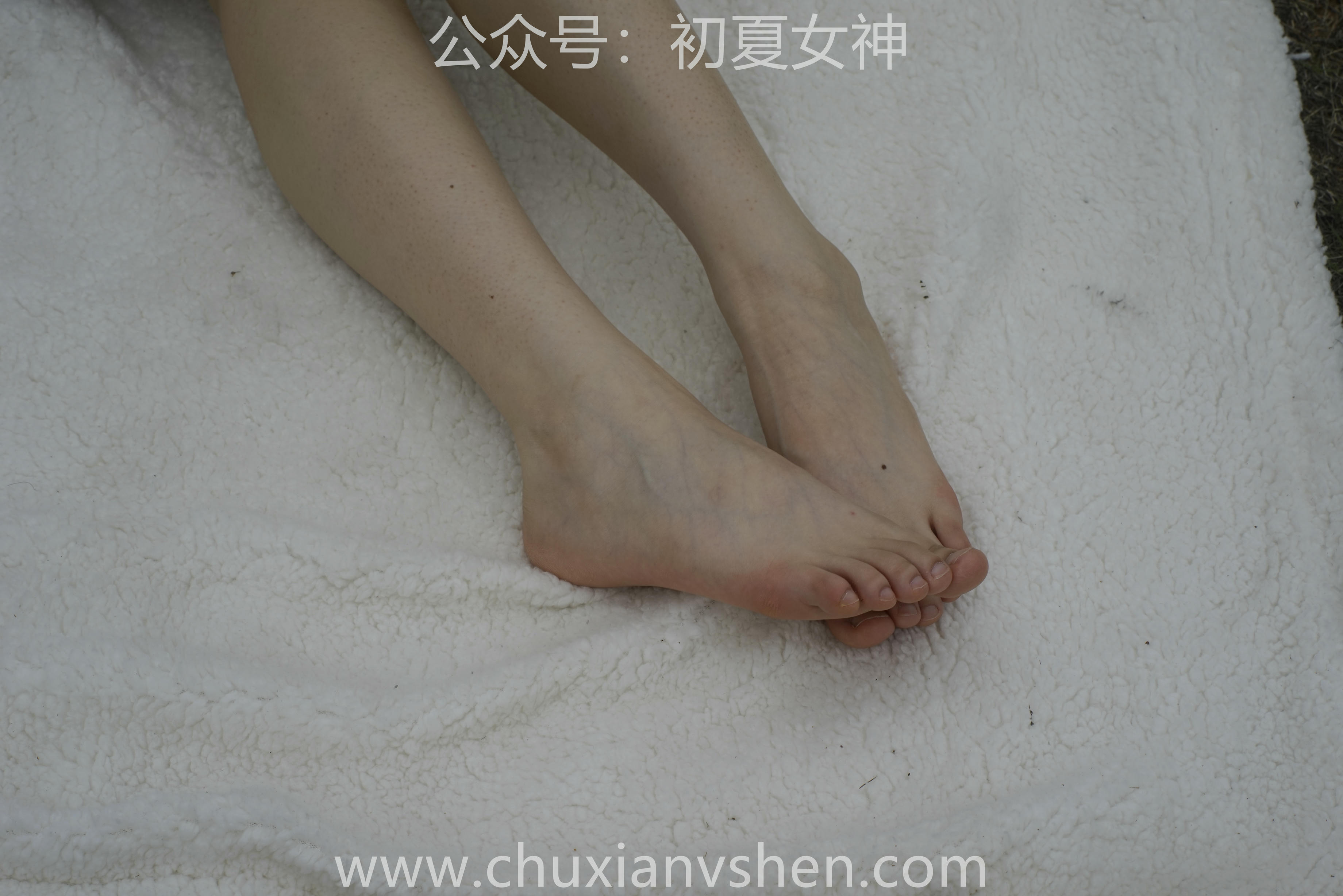 初夏女神 NO.076 十一 周末丛林 JK套搭配的袜子遭嫌弃[153P+1V／6.08GB]_第7集