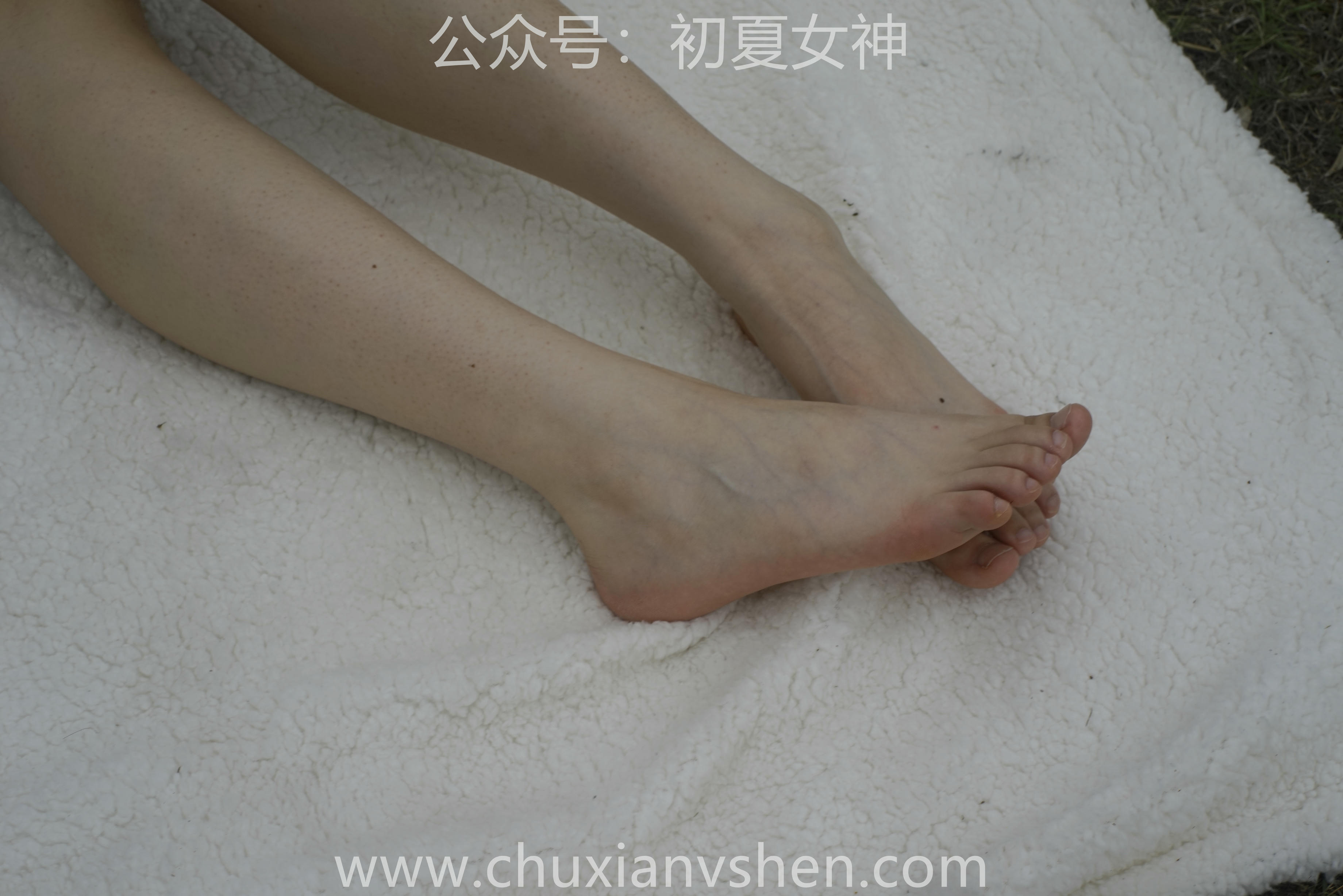 初夏女神 NO.076 十一 周末丛林 JK套搭配的袜子遭嫌弃[153P+1V／6.08GB]_第7集