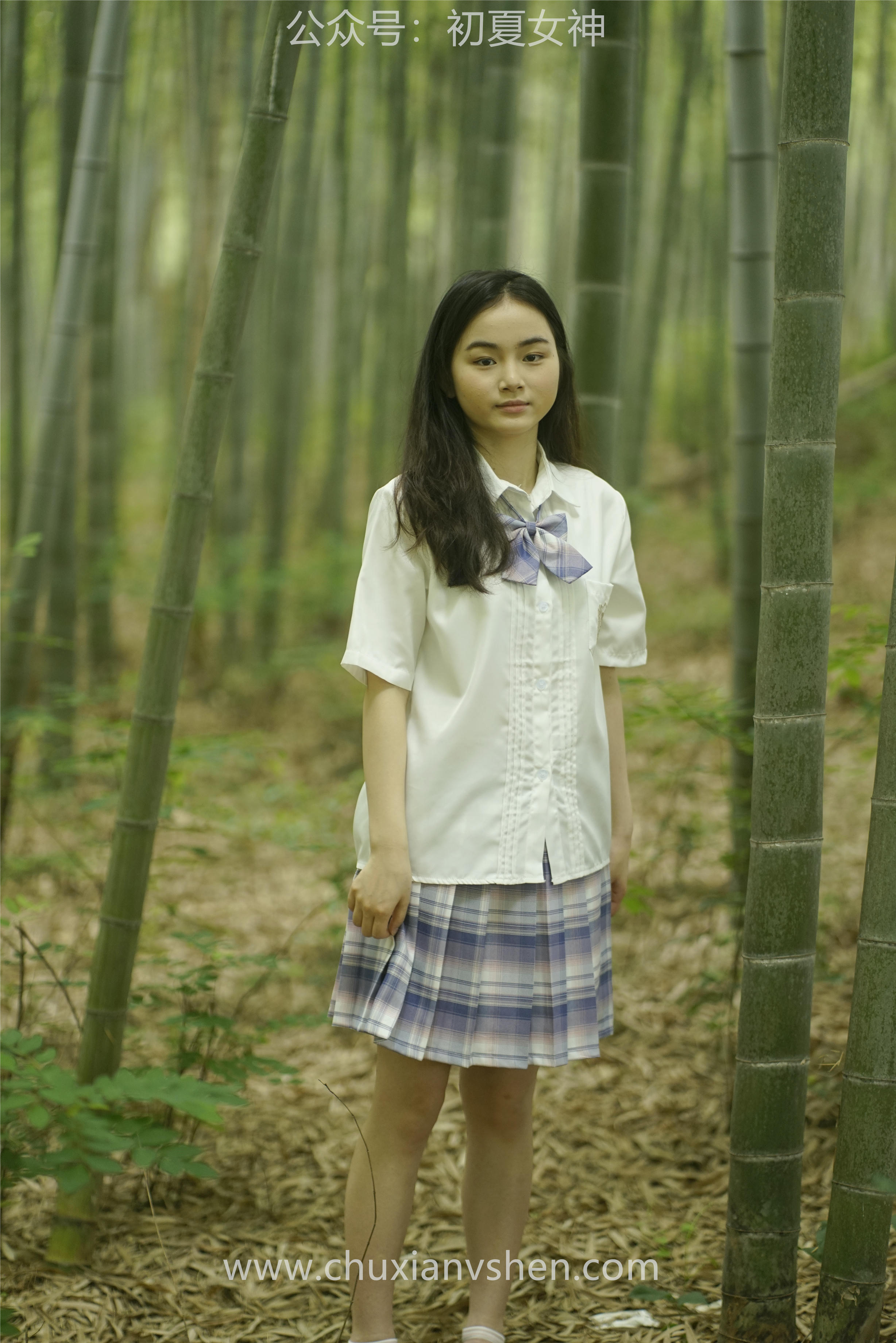 初夏女神 NO.076 十一 周末丛林 JK套搭配的袜子遭嫌弃[153P+1V／6.08GB]_第1集