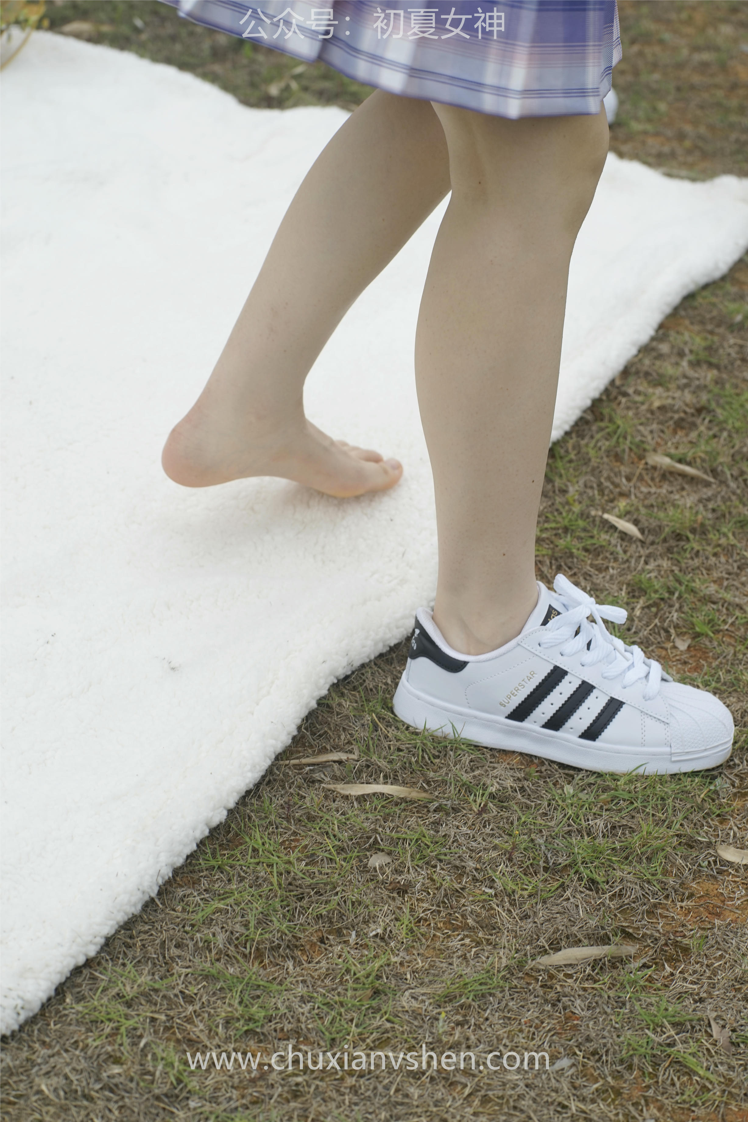 初夏女神 NO.076 十一 周末丛林 JK套搭配的袜子遭嫌弃[153P+1V／6.08GB]_第7集