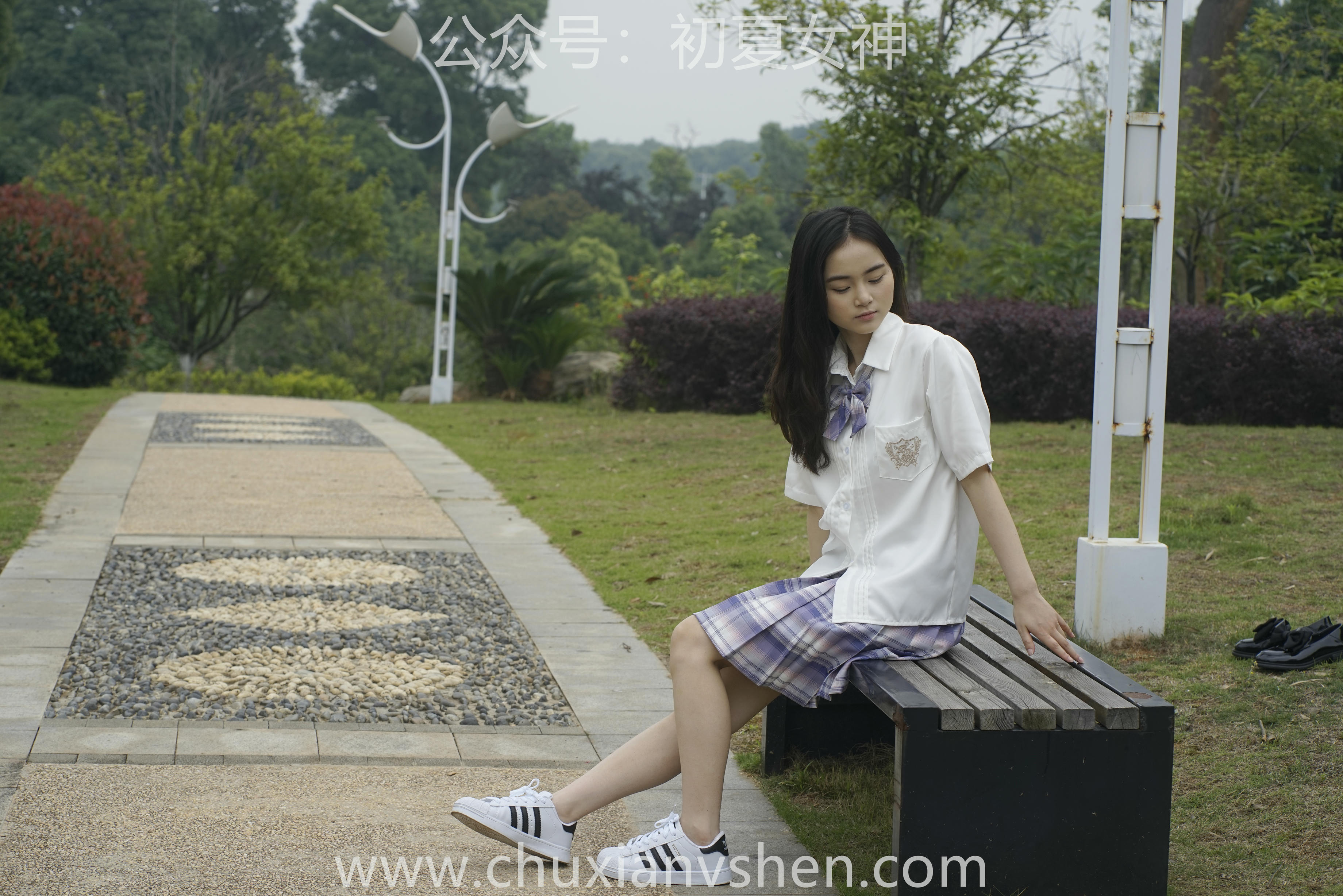 初夏女神 NO.076 十一 周末丛林 JK套搭配的袜子遭嫌弃[153P+1V／6.08GB]_第8集