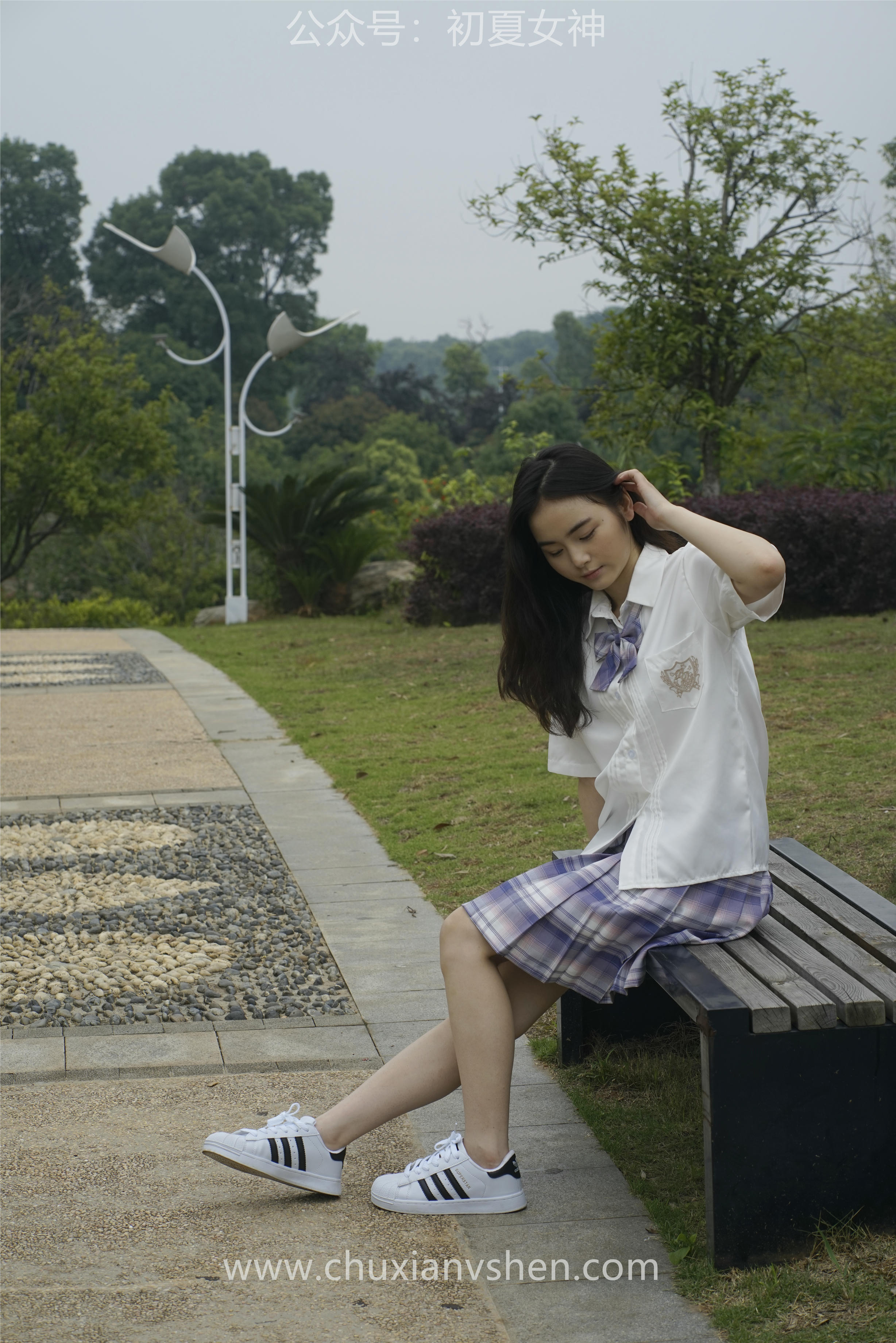 初夏女神 NO.076 十一 周末丛林 JK套搭配的袜子遭嫌弃[153P+1V／6.08GB]_第8集