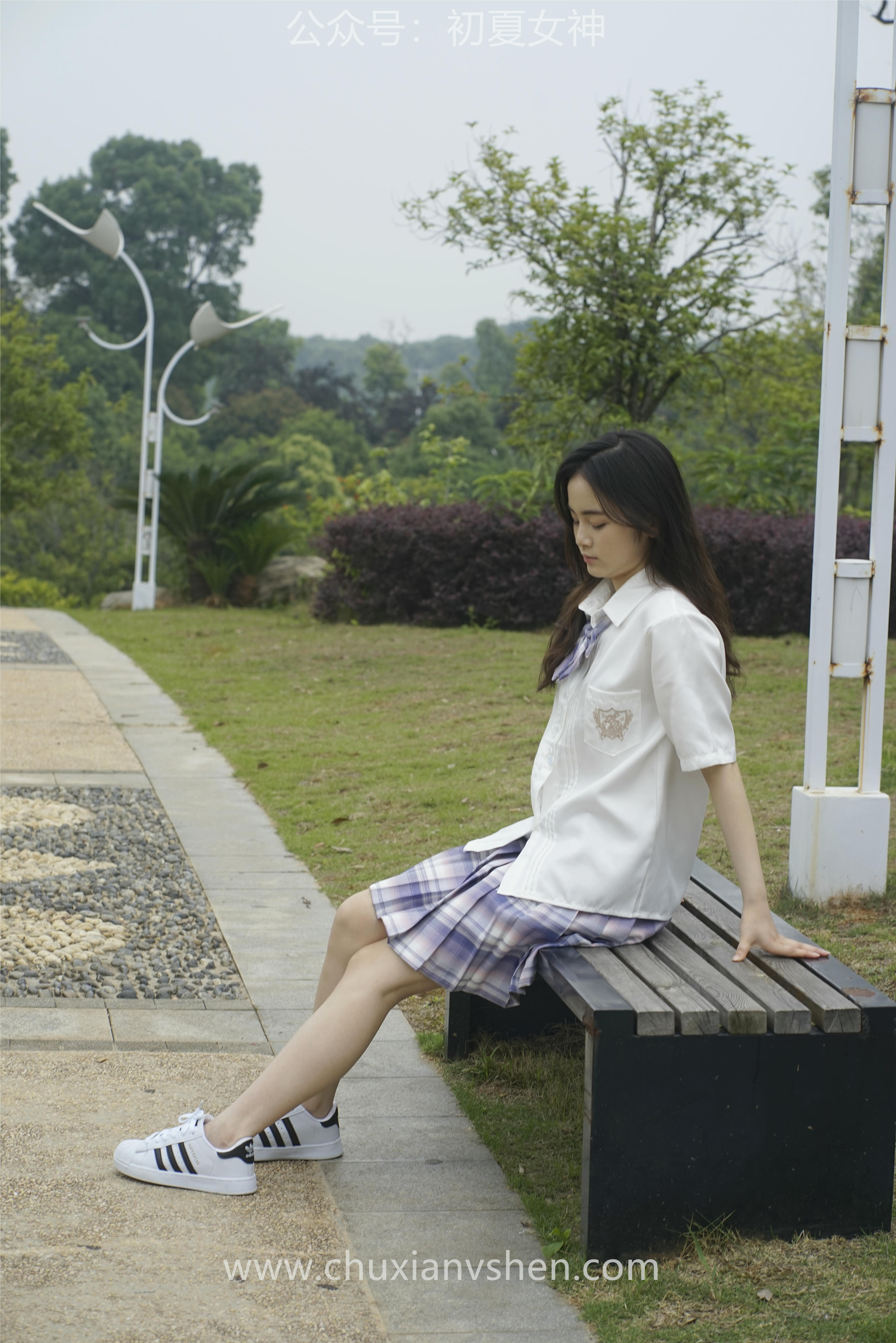 初夏女神 NO.076 十一 周末丛林 JK套搭配的袜子遭嫌弃[153P+1V／6.08GB]_第8集