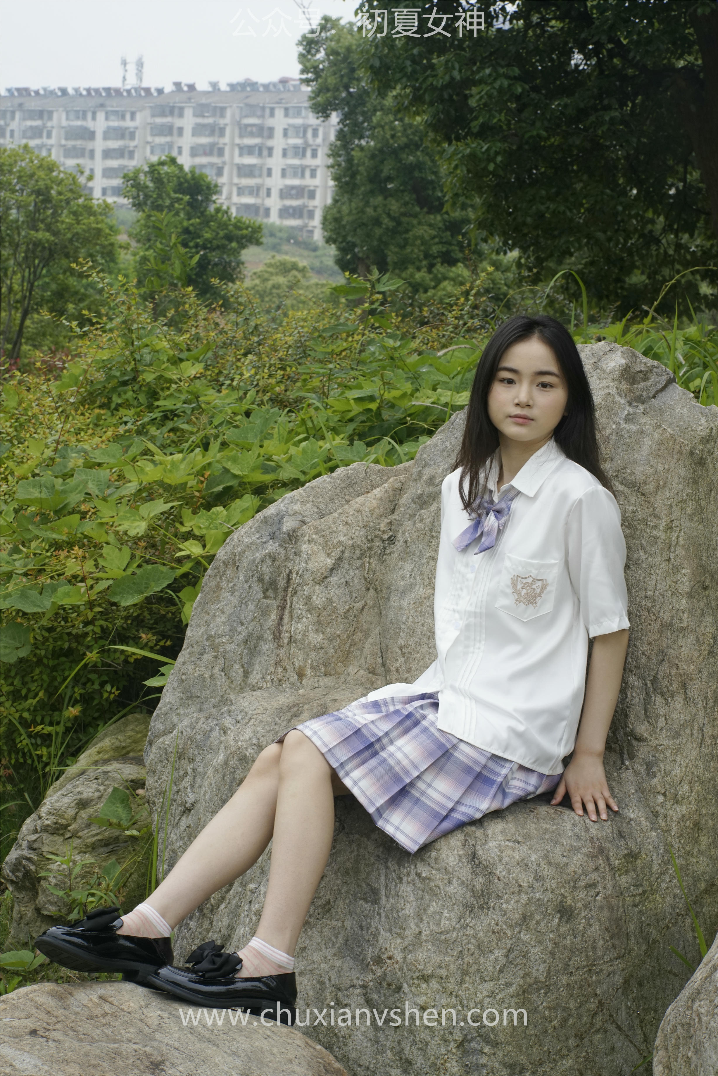 初夏女神 NO.076 十一 周末丛林 JK套搭配的袜子遭嫌弃[153P+1V／6.08GB]_第1集