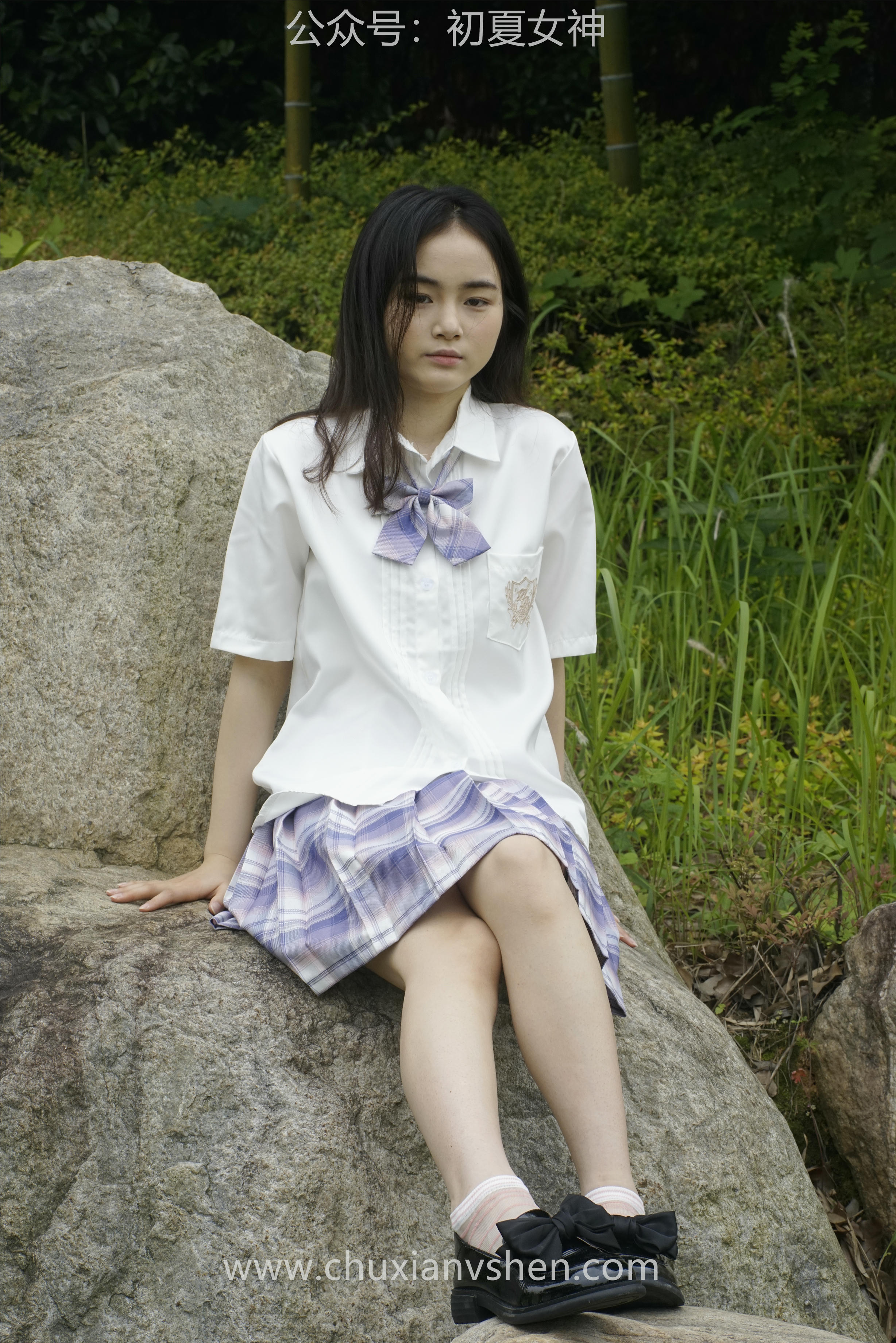 初夏女神 NO.076 十一 周末丛林 JK套搭配的袜子遭嫌弃[153P+1V／6.08GB]_第1集