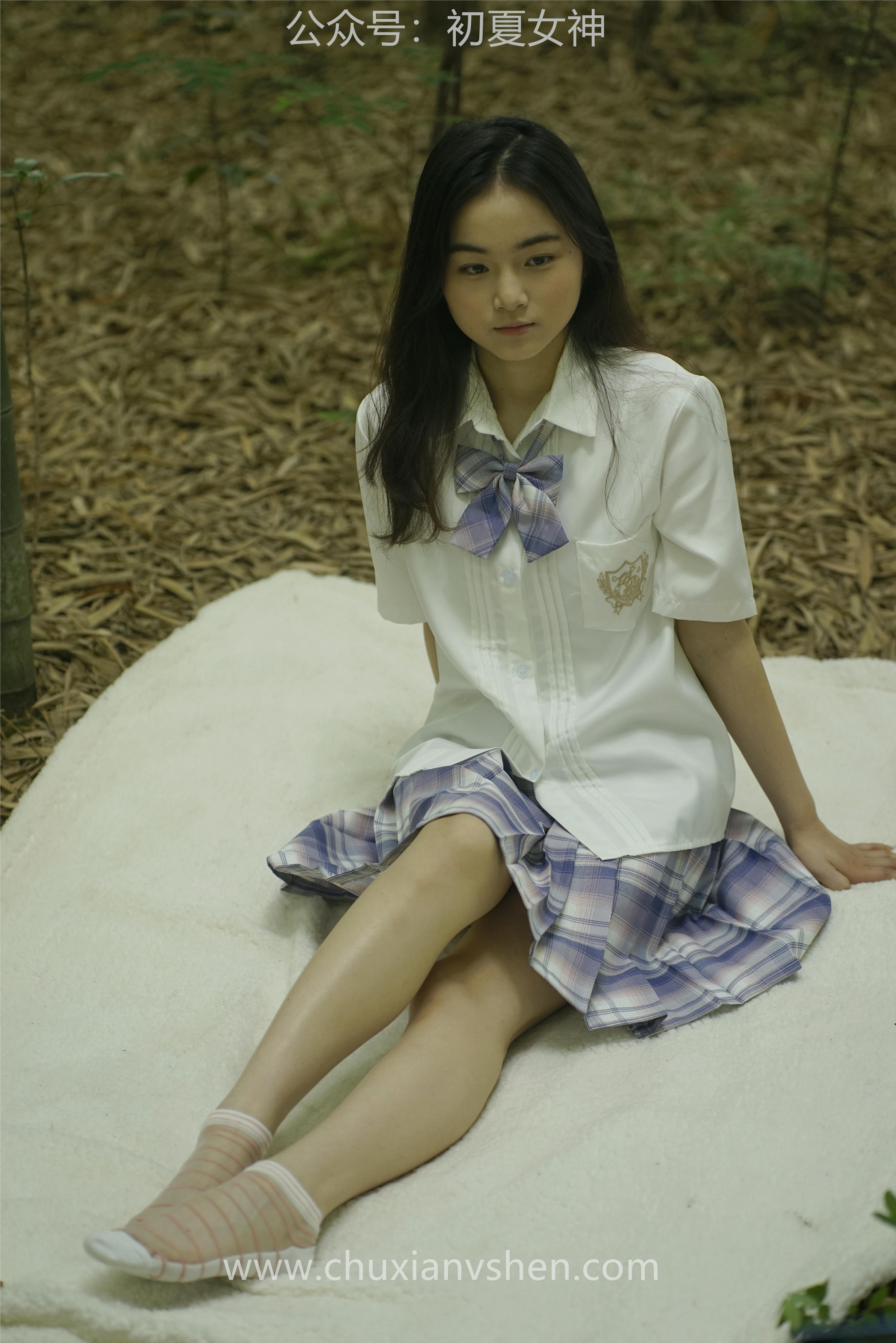 初夏女神 NO.076 十一 周末丛林 JK套搭配的袜子遭嫌弃[153P+1V／6.08GB]_第2集