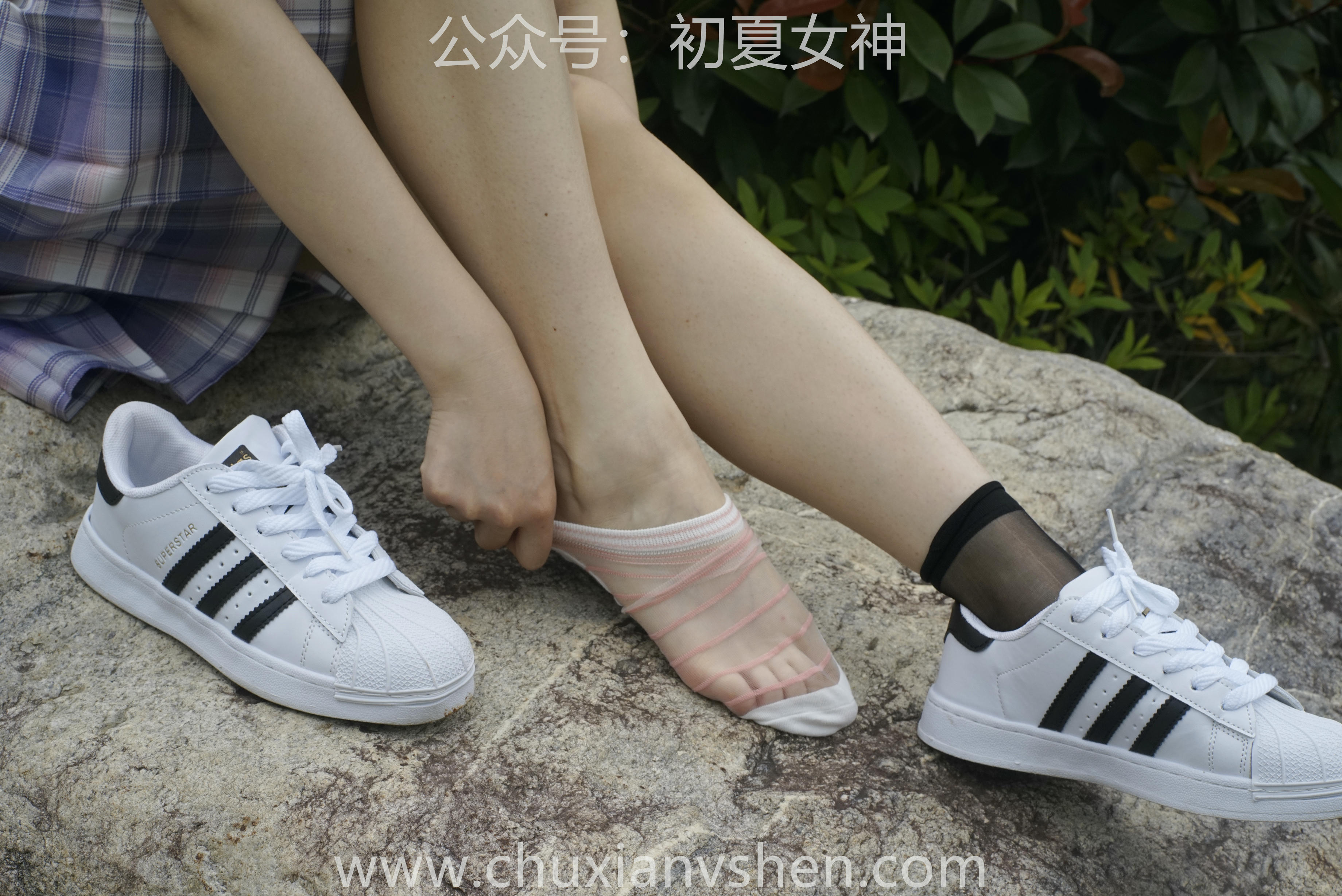 初夏女神 NO.076 十一 周末丛林 JK套搭配的袜子遭嫌弃[153P+1V／6.08GB]_第5集