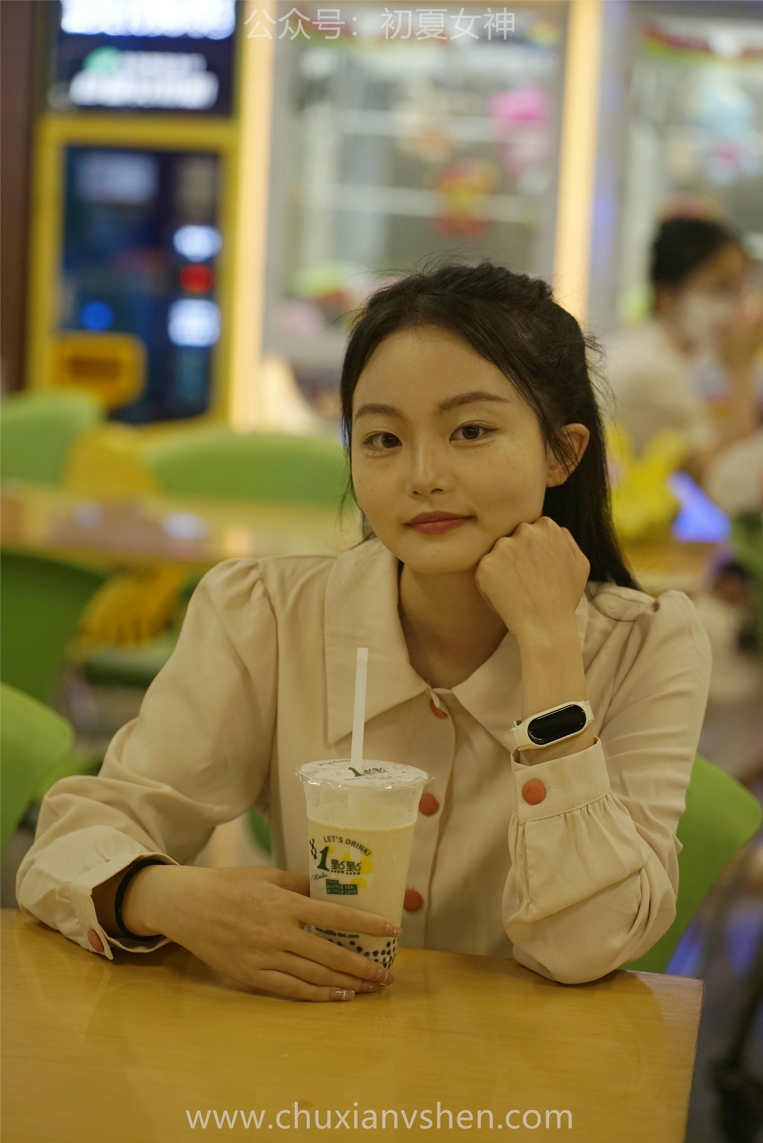 初夏女神 NO.077 双双 偶遇学姐 周末逛商场[120P+1V／6.90GB]_第6集