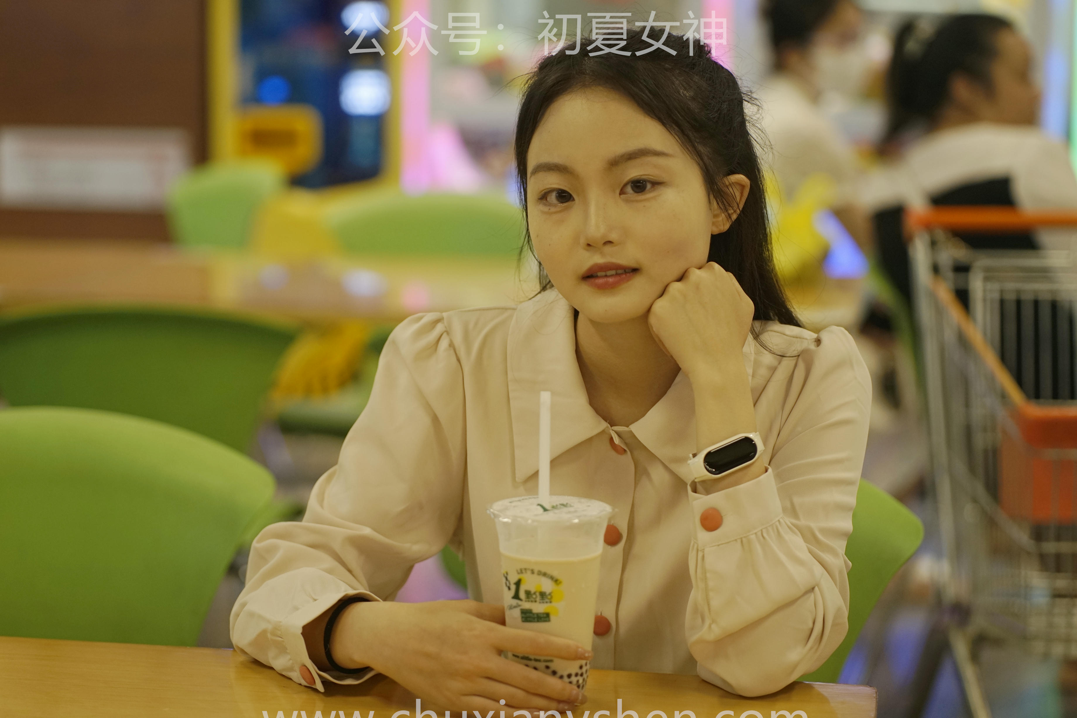 初夏女神 NO.077 双双 偶遇学姐 周末逛商场[120P+1V／6.90GB]_第6集