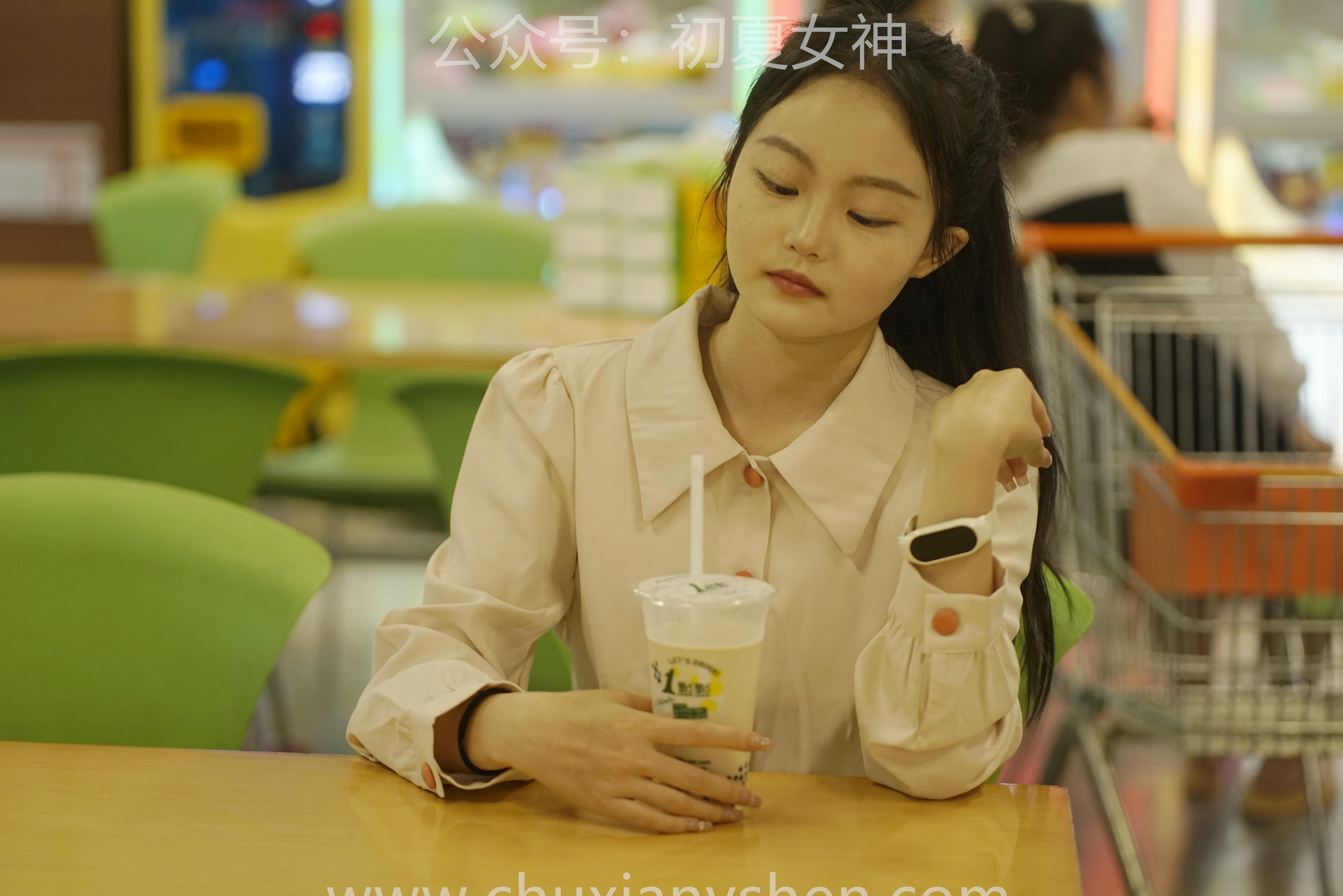 初夏女神 NO.077 双双 偶遇学姐 周末逛商场[120P+1V／6.90GB]_第6集