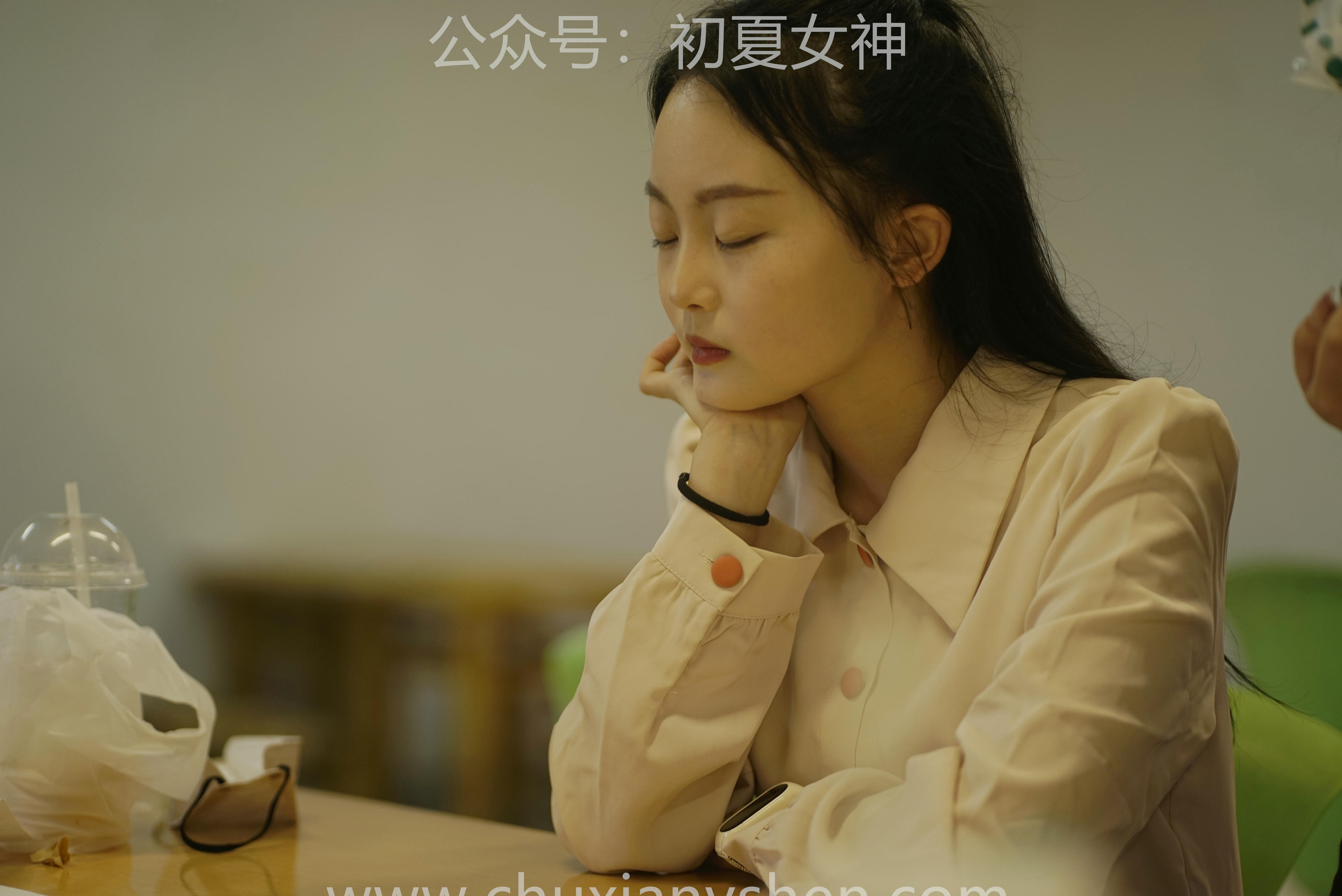 初夏女神 NO.077 双双 偶遇学姐 周末逛商场[120P+1V／6.90GB]_第6集