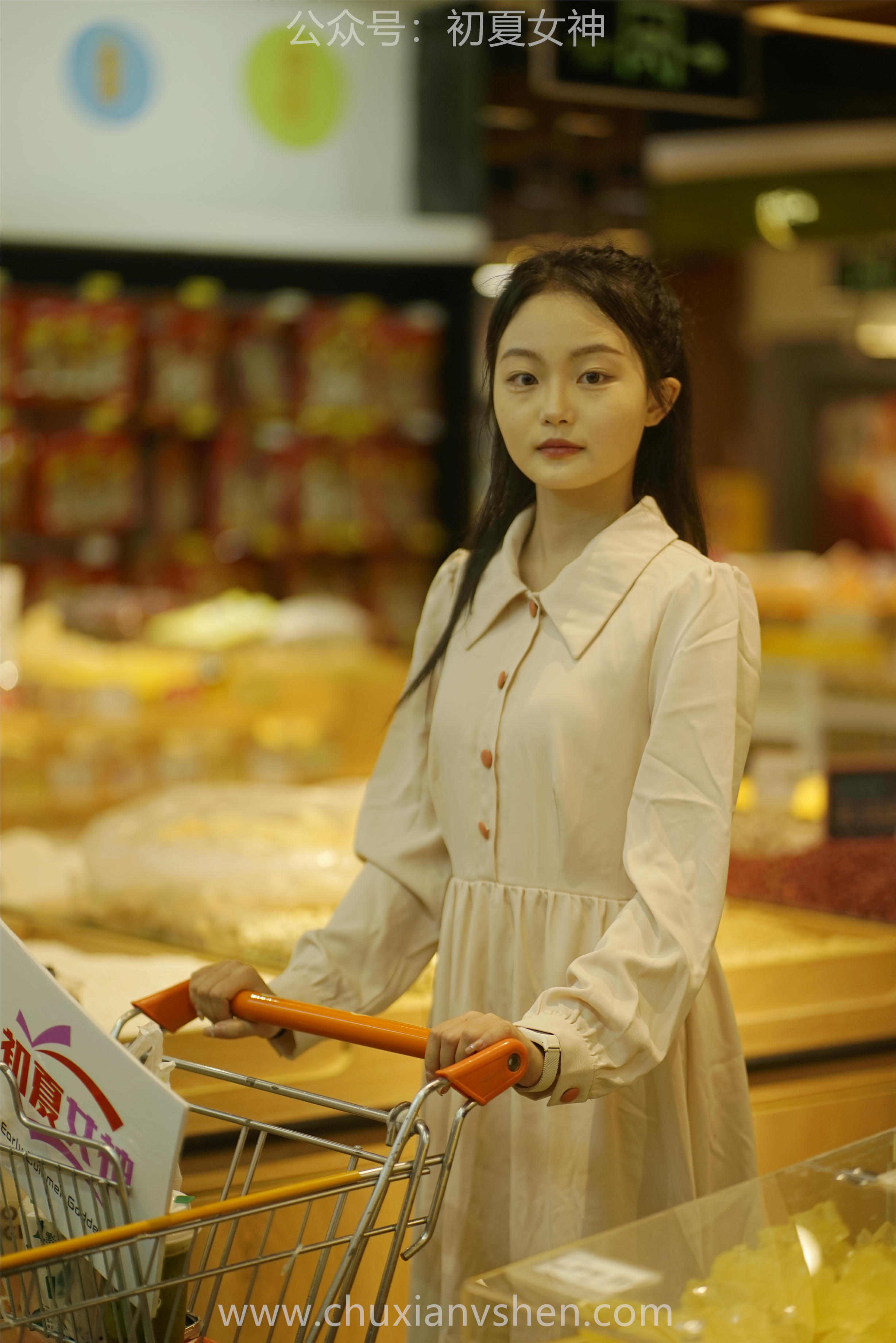 初夏女神 NO.077 双双 偶遇学姐 周末逛商场[120P+1V／6.90GB]_第1集