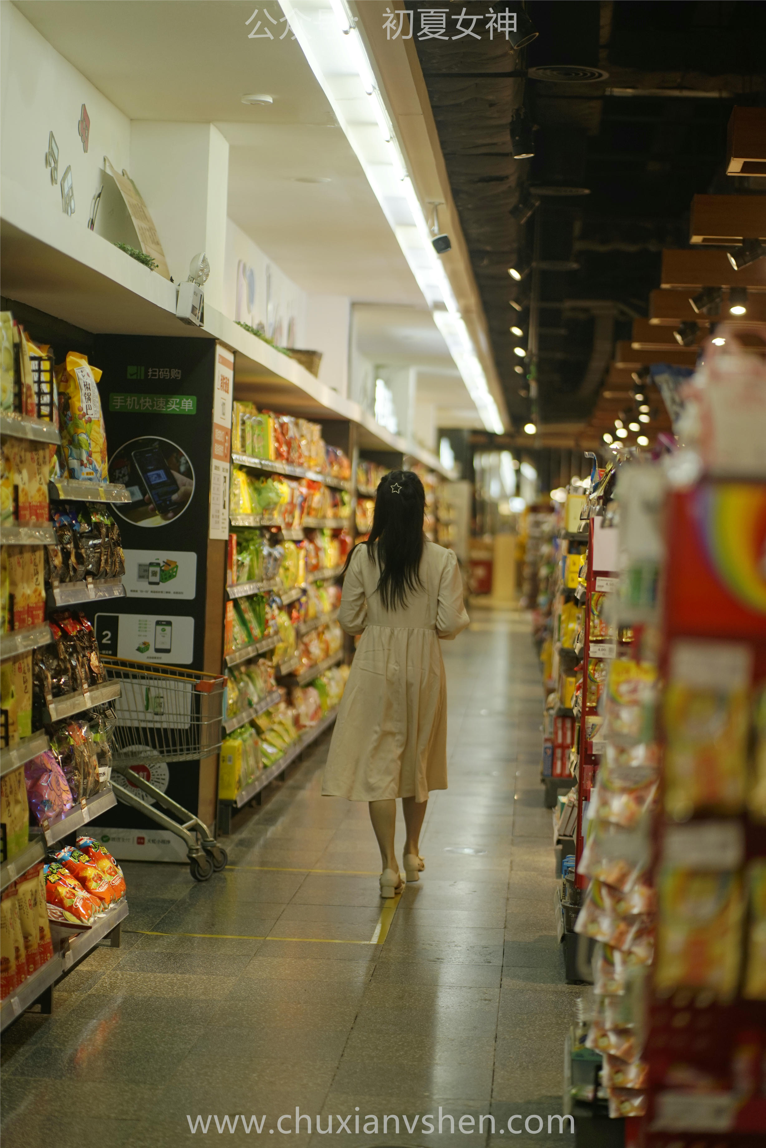 初夏女神 NO.077 双双 偶遇学姐 周末逛商场[120P+1V／6.90GB]_第2集