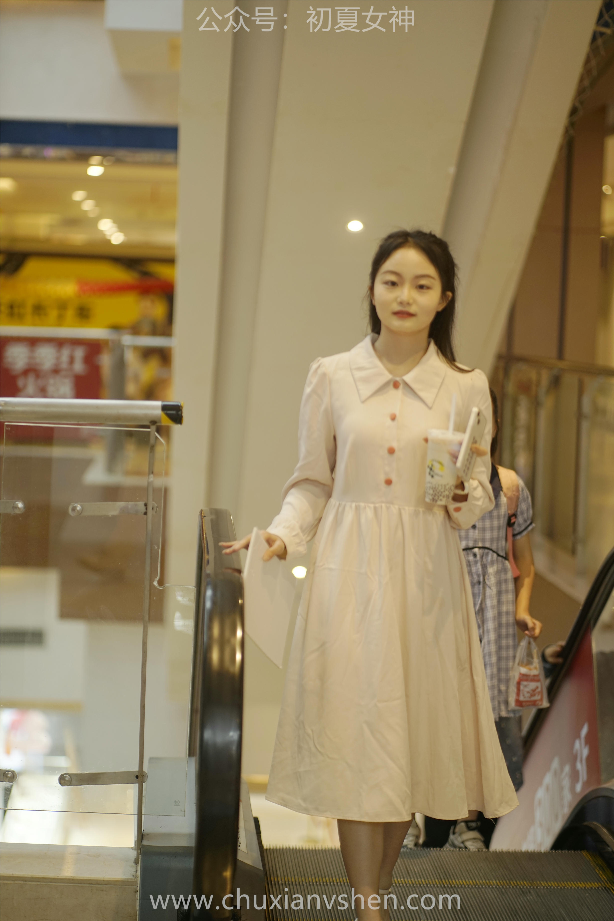 初夏女神 NO.077 双双 偶遇学姐 周末逛商场[120P+1V／6.90GB]_第2集