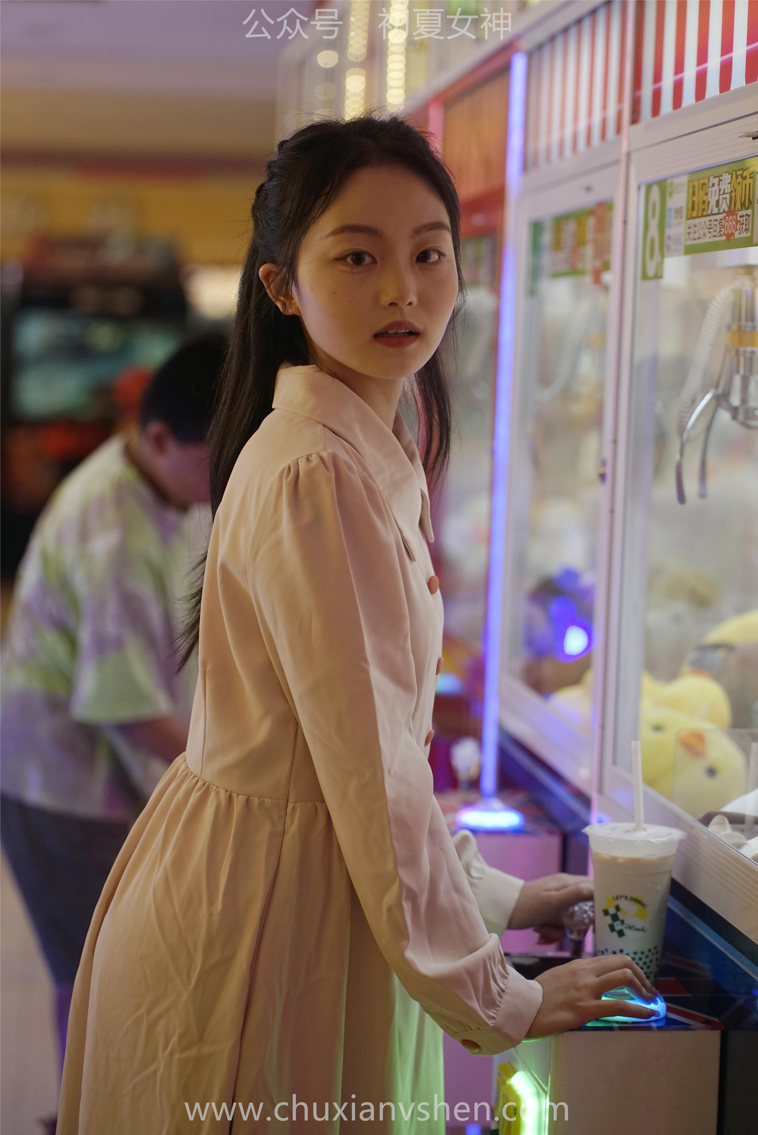 初夏女神 NO.077 双双 偶遇学姐 周末逛商场[120P+1V／6.90GB]_第3集