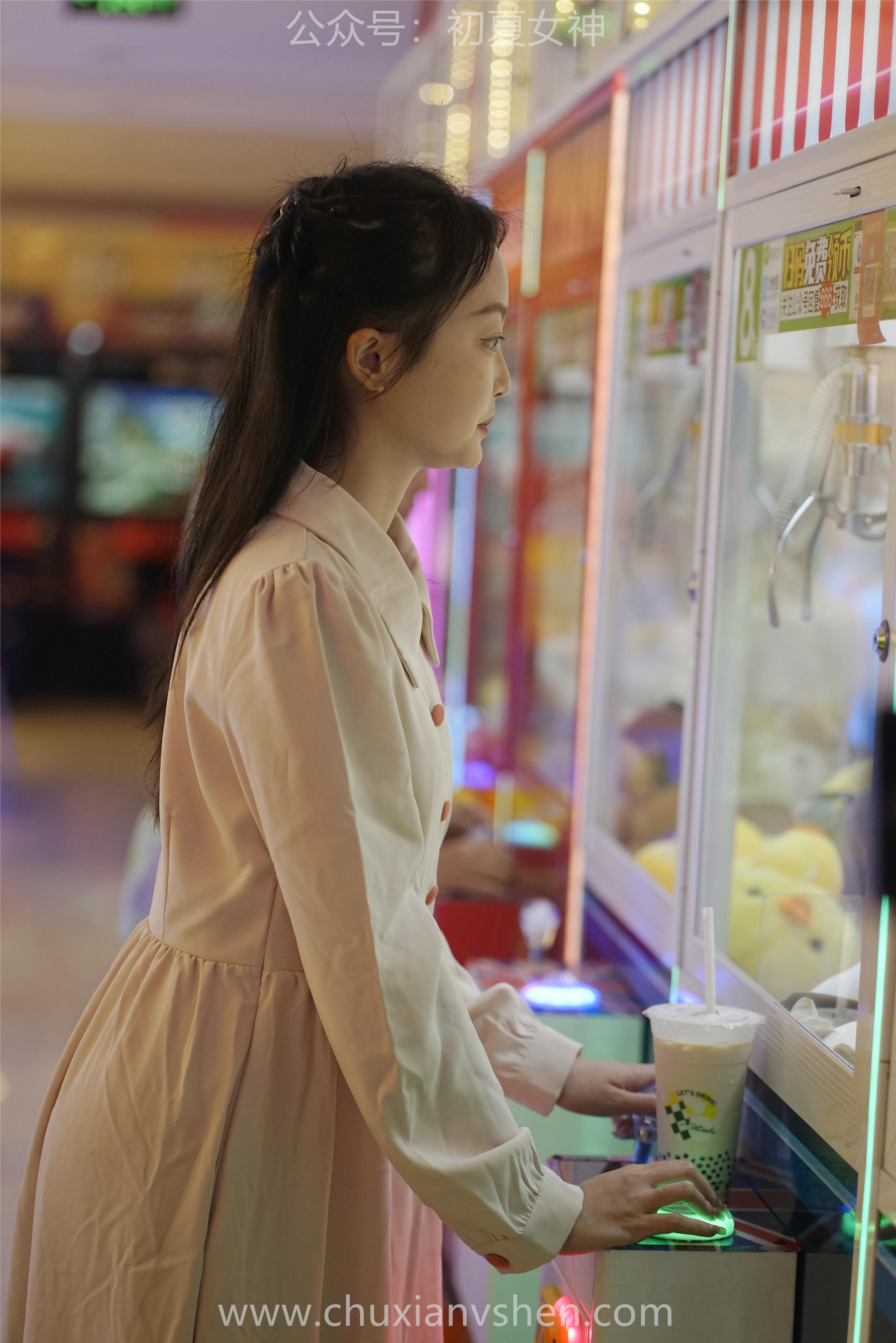 初夏女神 NO.077 双双 偶遇学姐 周末逛商场[120P+1V／6.90GB]_第3集