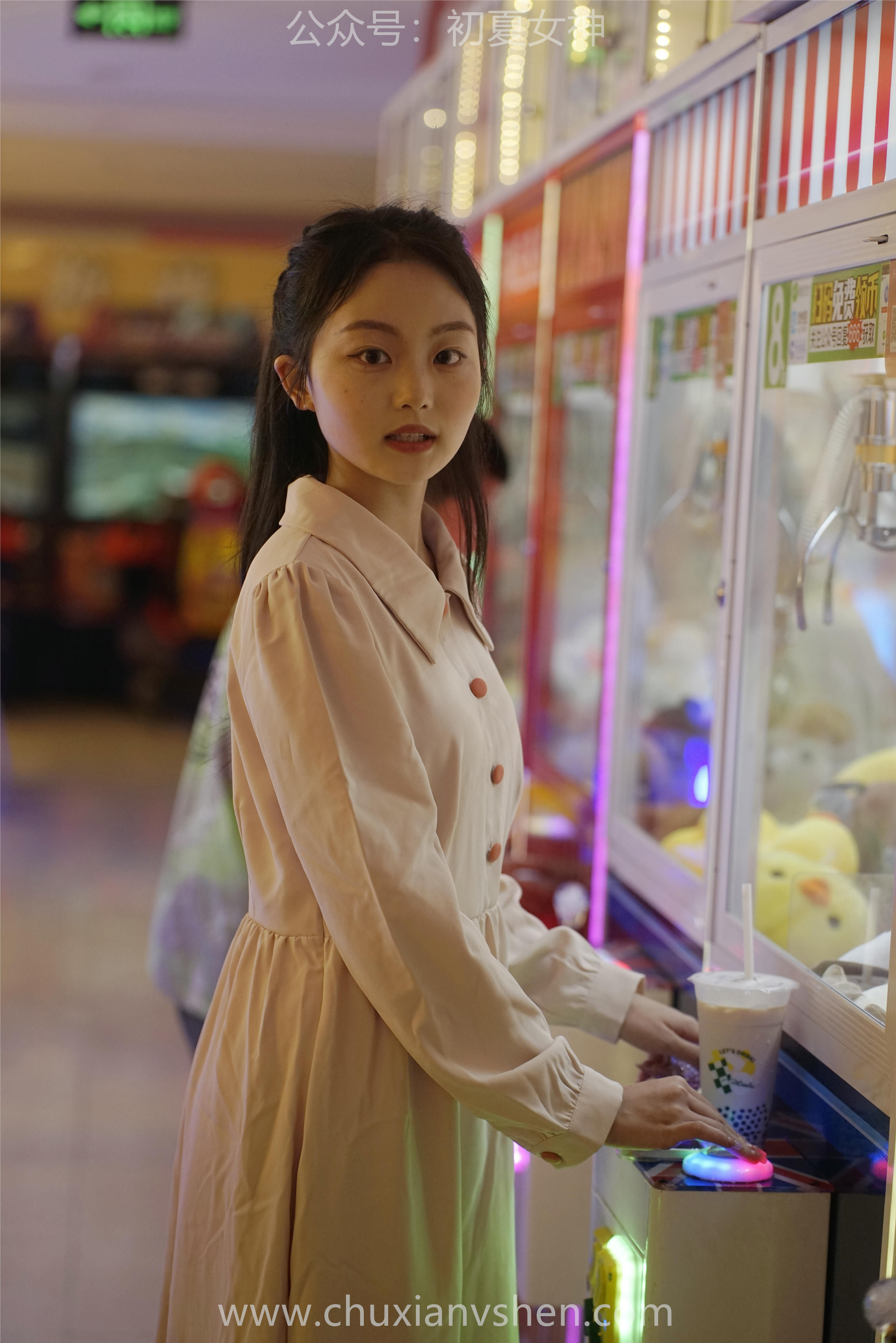 初夏女神 NO.077 双双 偶遇学姐 周末逛商场[120P+1V／6.90GB]_第3集