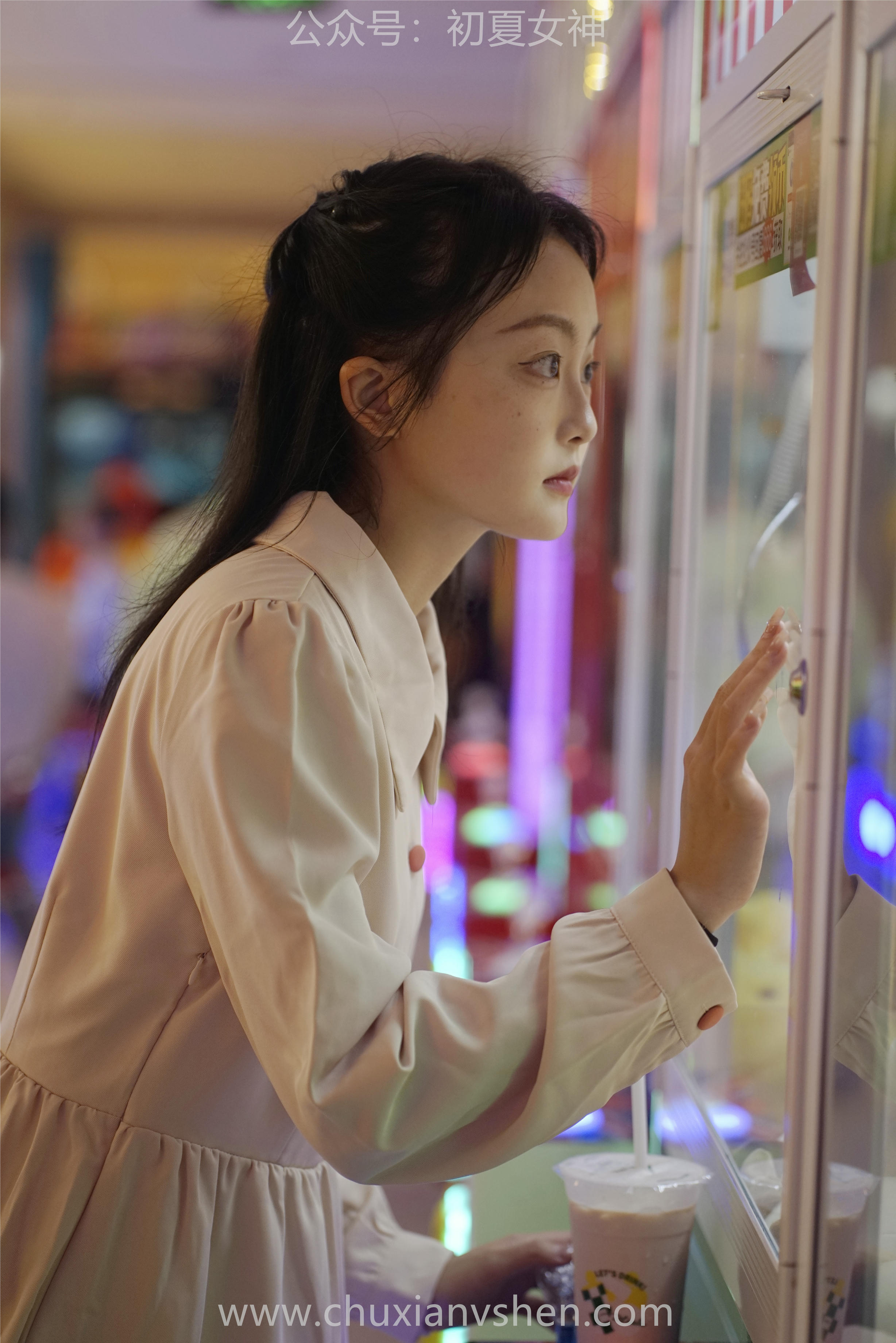 初夏女神 NO.077 双双 偶遇学姐 周末逛商场[120P+1V／6.90GB]_第3集