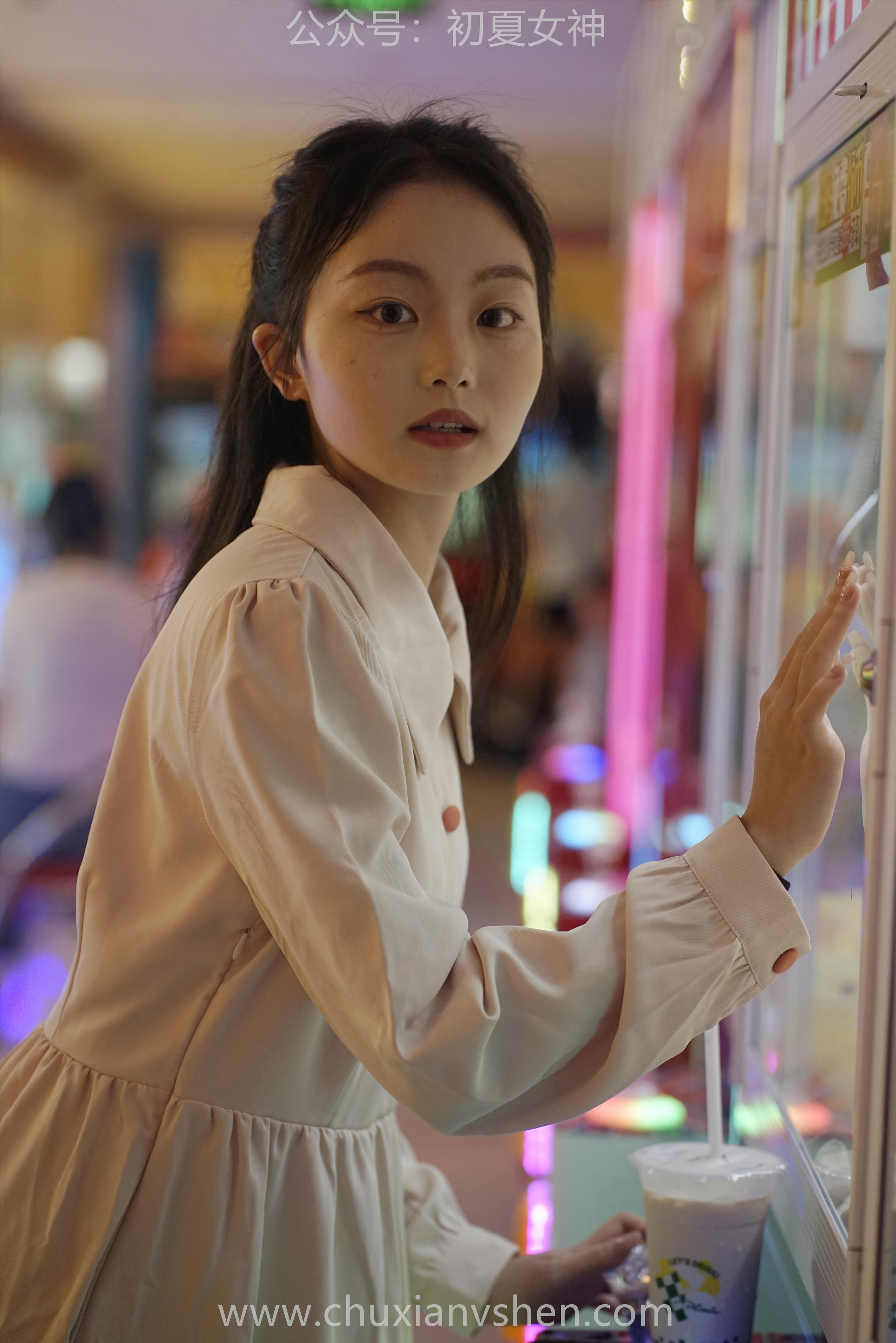 初夏女神 NO.077 双双 偶遇学姐 周末逛商场[120P+1V／6.90GB]_第3集