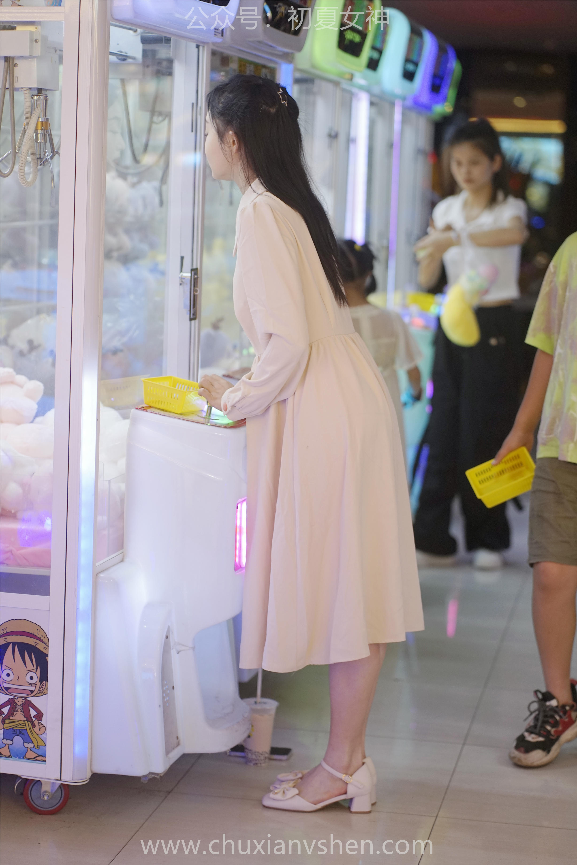 初夏女神 NO.077 双双 偶遇学姐 周末逛商场[120P+1V／6.90GB]_第3集