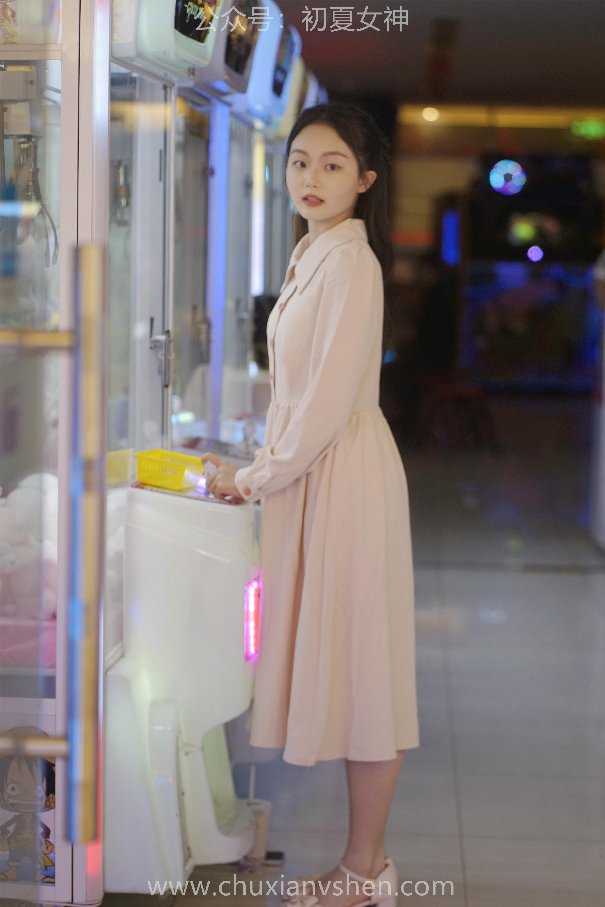 初夏女神 NO.077 双双 偶遇学姐 周末逛商场[120P+1V／6.90GB]_第3集