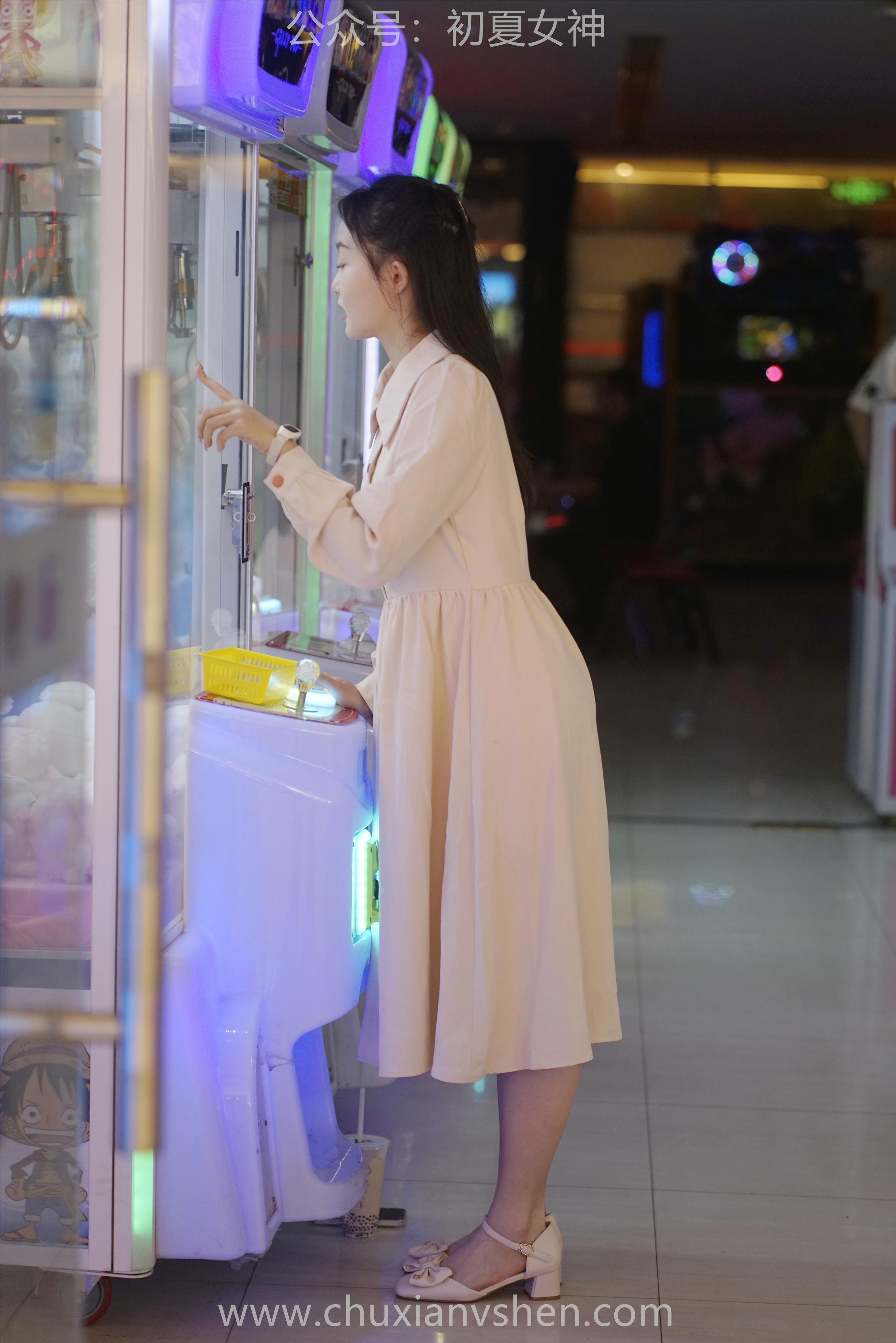 初夏女神 NO.077 双双 偶遇学姐 周末逛商场[120P+1V／6.90GB]_第3集