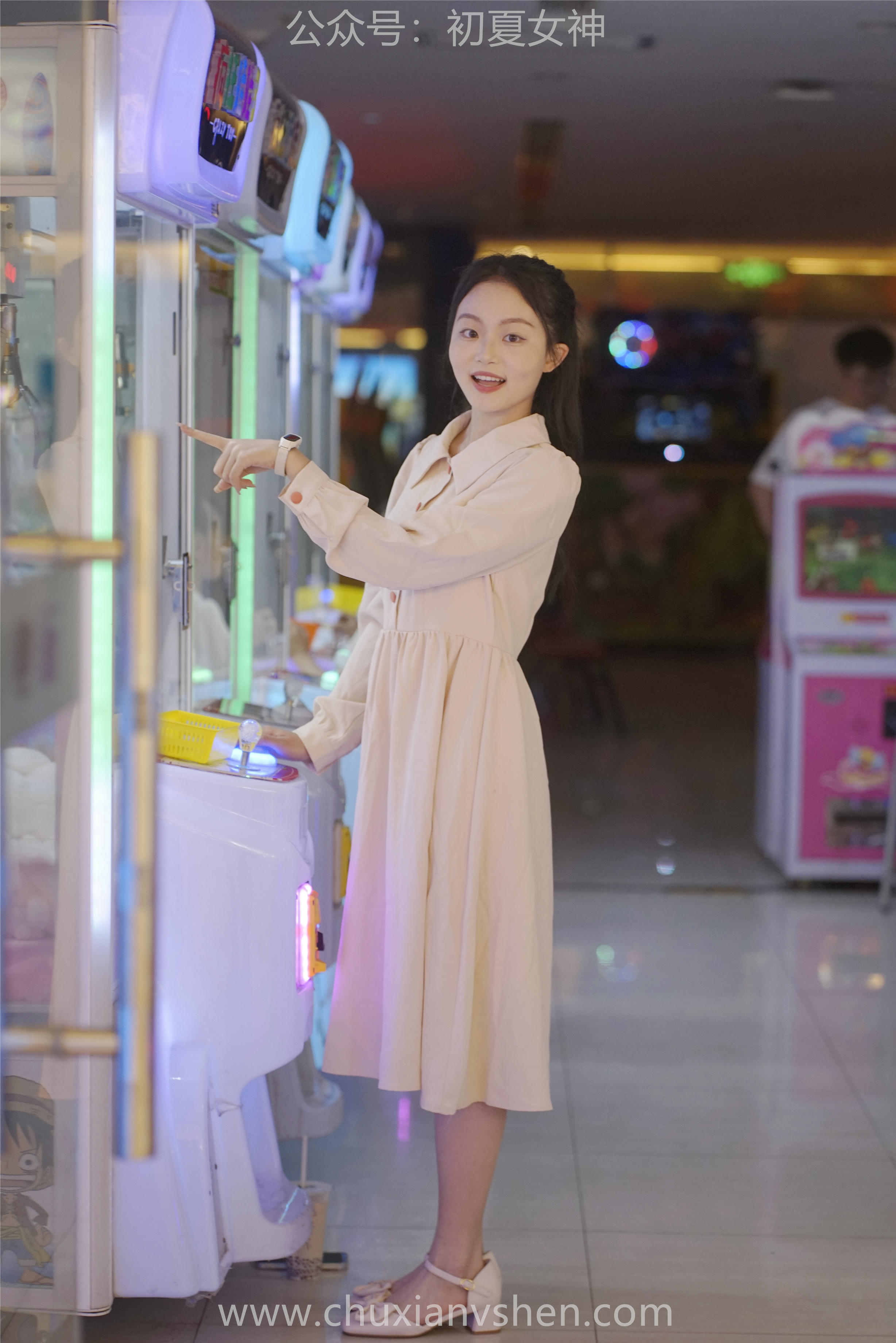 初夏女神 NO.077 双双 偶遇学姐 周末逛商场[120P+1V／6.90GB]_第3集