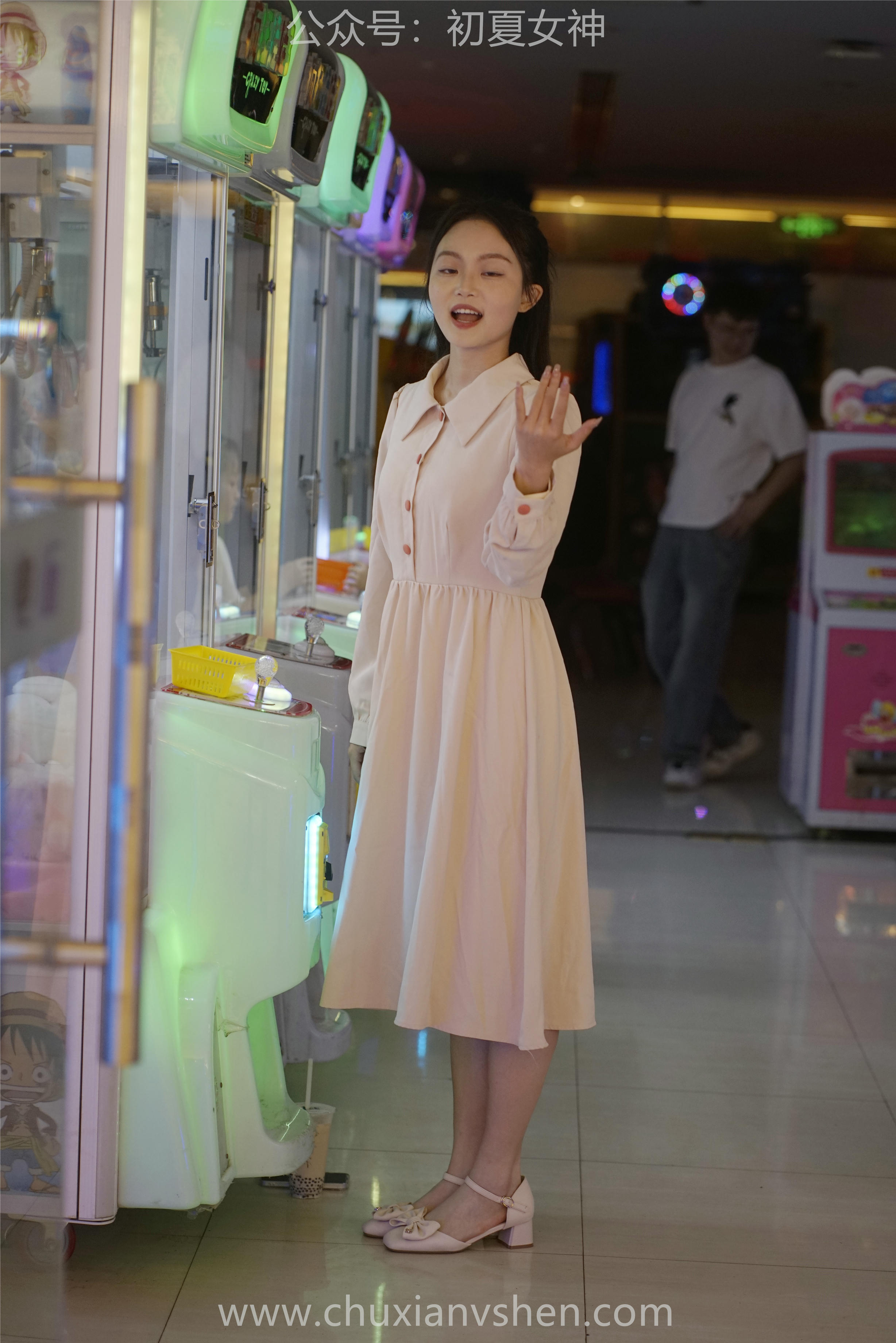 初夏女神 NO.077 双双 偶遇学姐 周末逛商场[120P+1V／6.90GB]_第3集