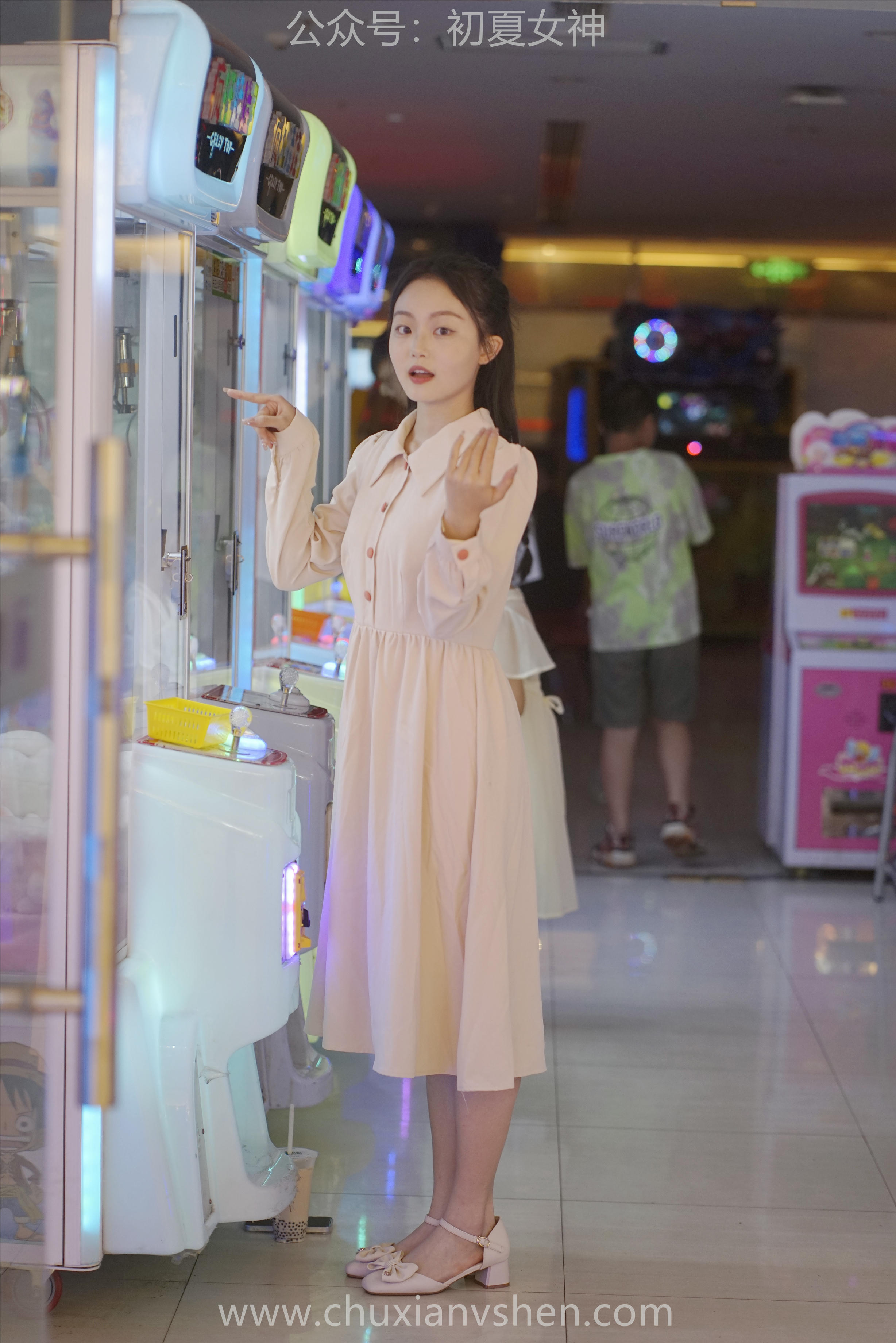 初夏女神 NO.077 双双 偶遇学姐 周末逛商场[120P+1V／6.90GB]_第4集