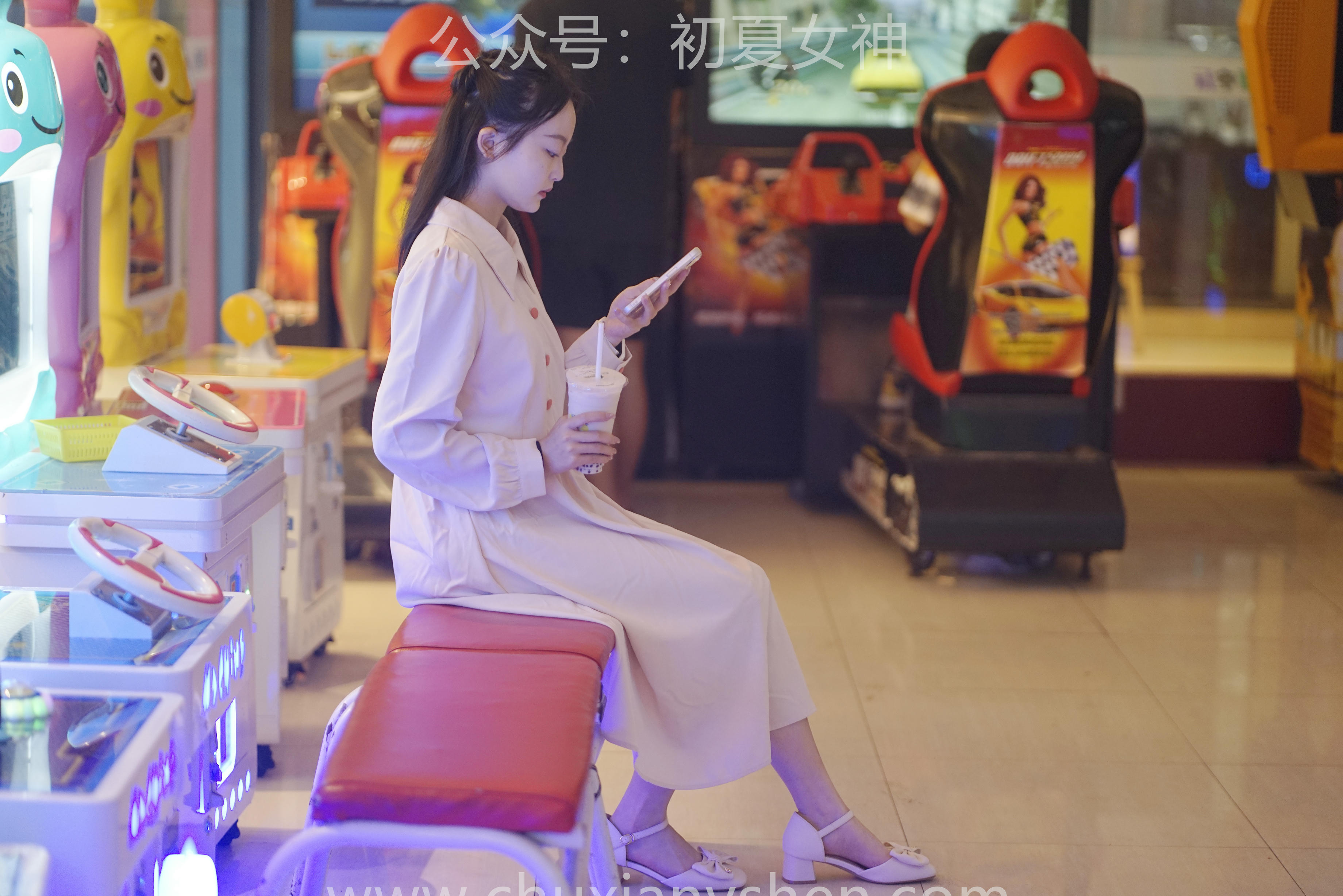 初夏女神 NO.077 双双 偶遇学姐 周末逛商场[120P+1V／6.90GB]_第4集