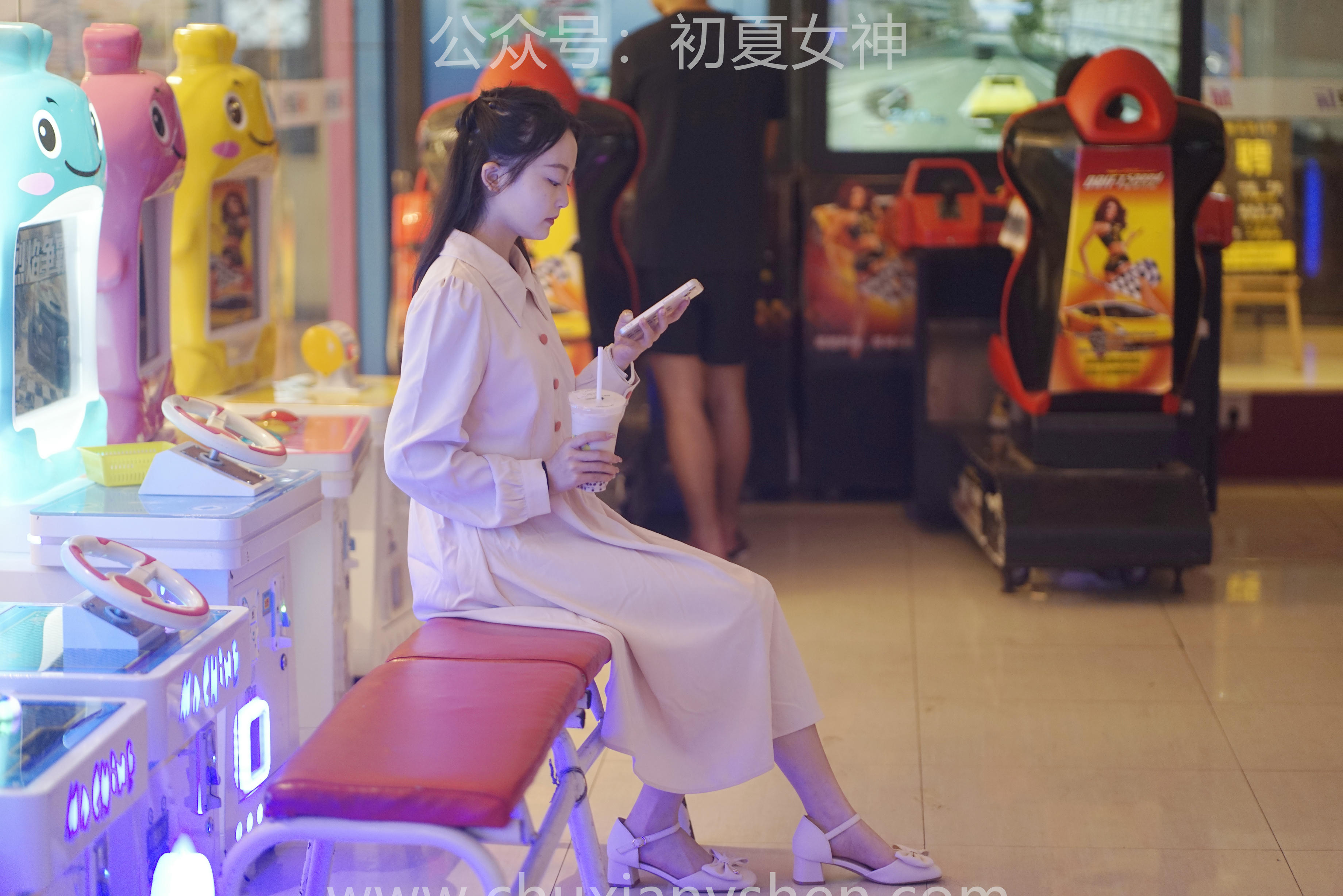 初夏女神 NO.077 双双 偶遇学姐 周末逛商场[120P+1V／6.90GB]_第4集