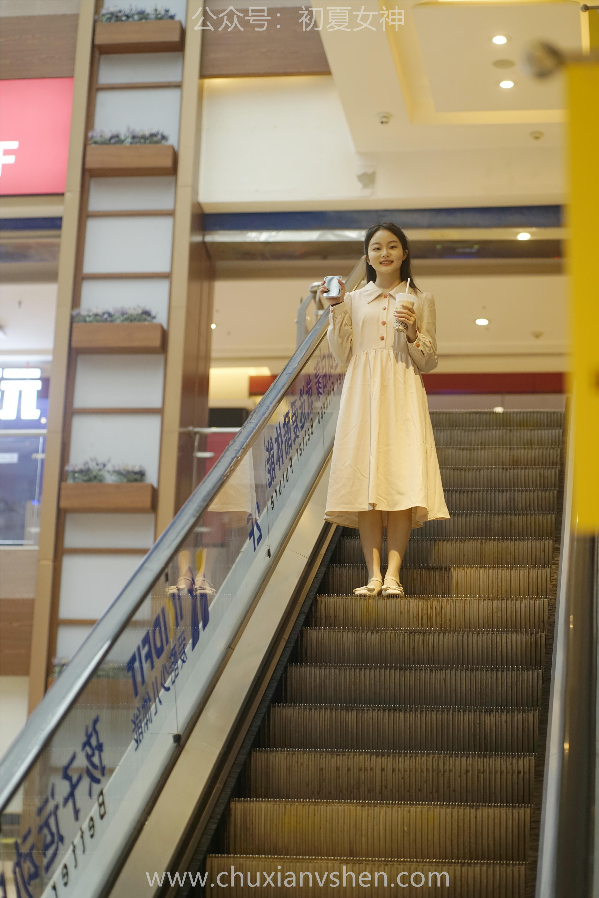 初夏女神 NO.077 双双 偶遇学姐 周末逛商场[120P+1V／6.90GB]_第4集