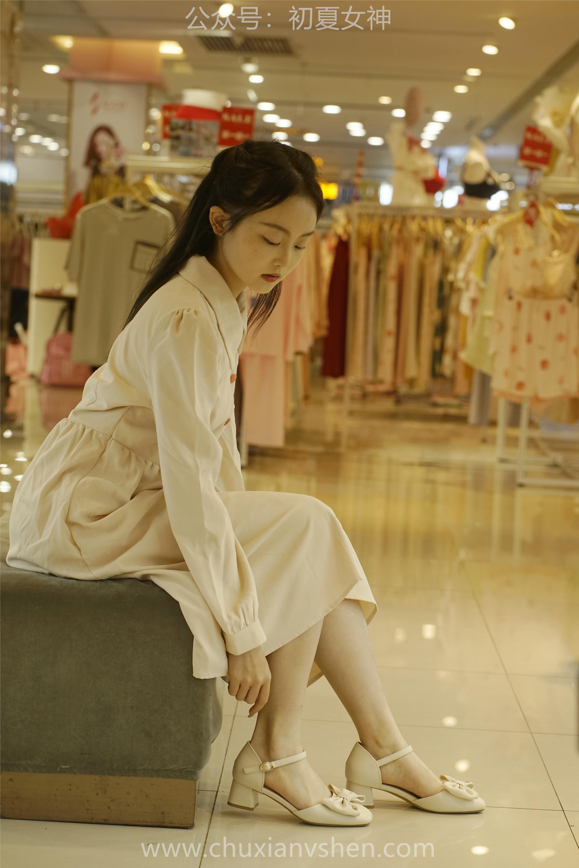 初夏女神 NO.077 双双 偶遇学姐 周末逛商场[120P+1V／6.90GB]_第4集