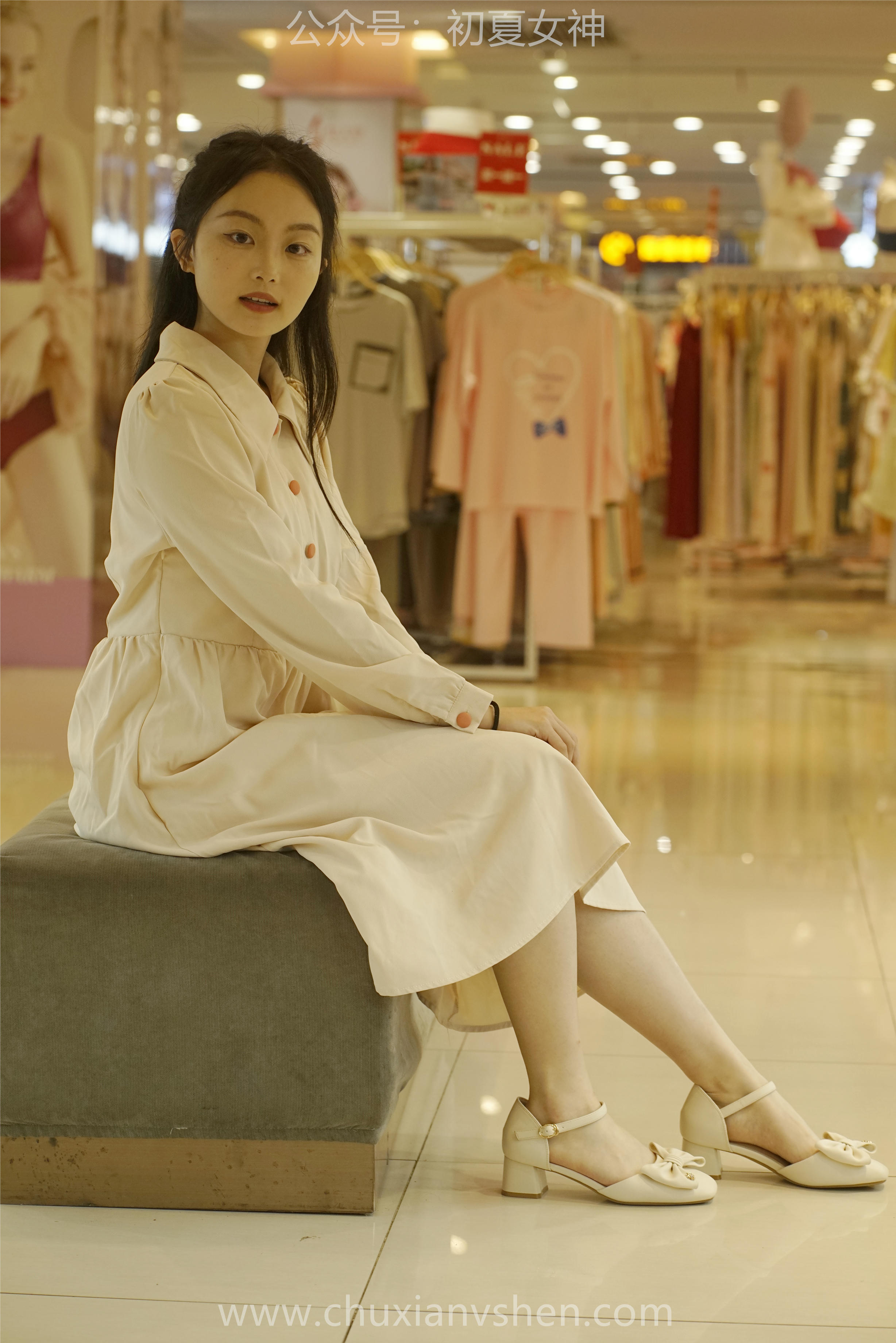 初夏女神 NO.077 双双 偶遇学姐 周末逛商场[120P+1V／6.90GB]_第5集