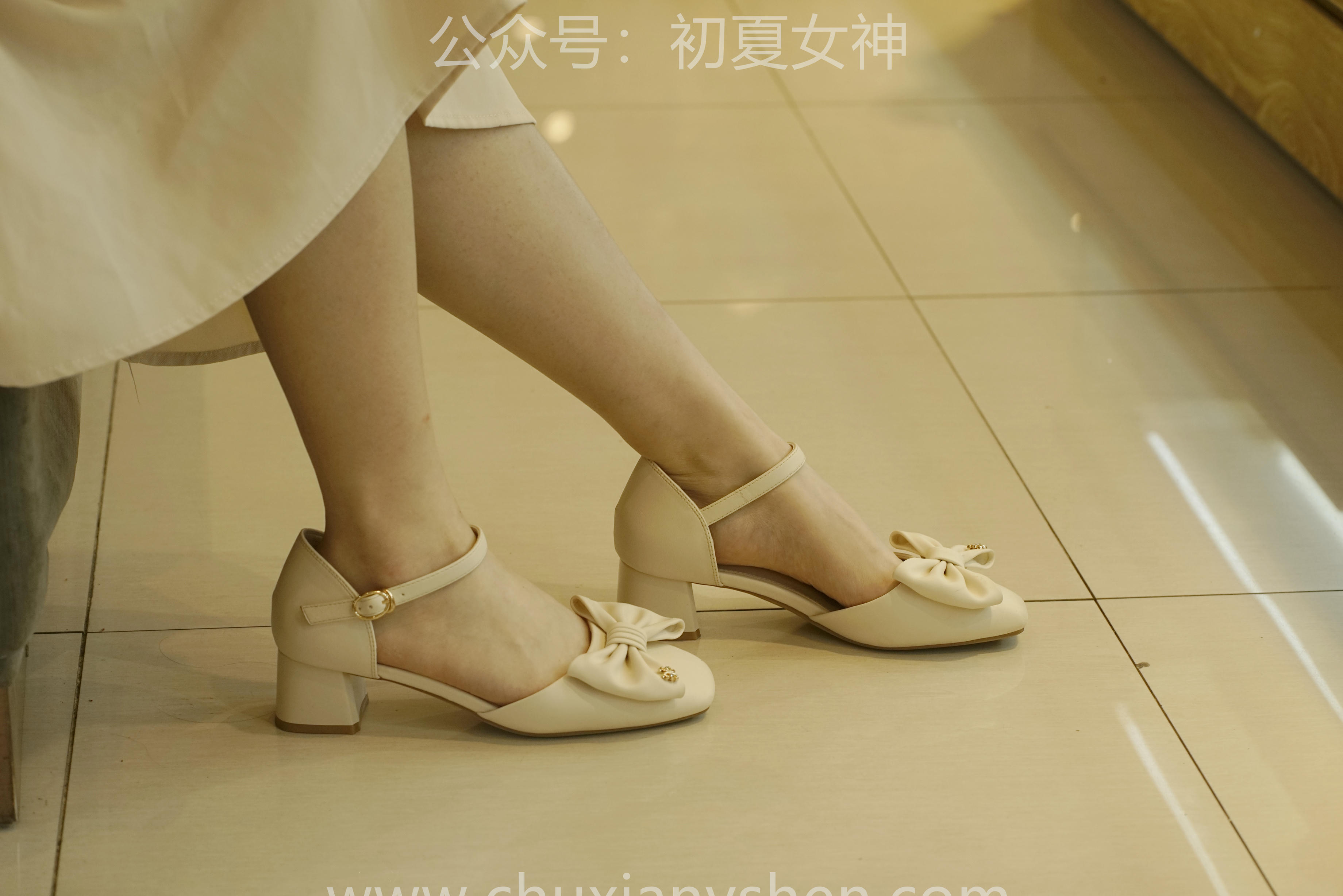 初夏女神 NO.077 双双 偶遇学姐 周末逛商场[120P+1V／6.90GB]_第5集