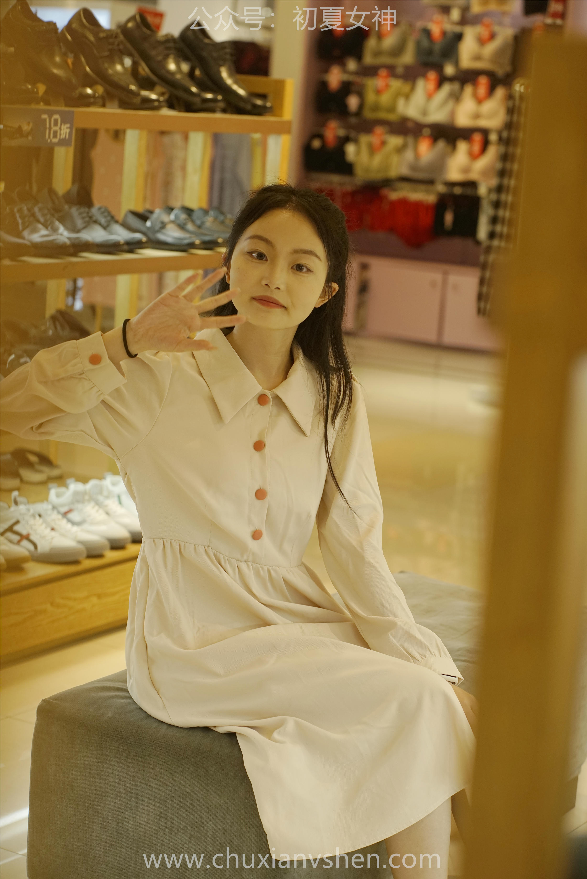 初夏女神 NO.077 双双 偶遇学姐 周末逛商场[120P+1V／6.90GB]_第5集