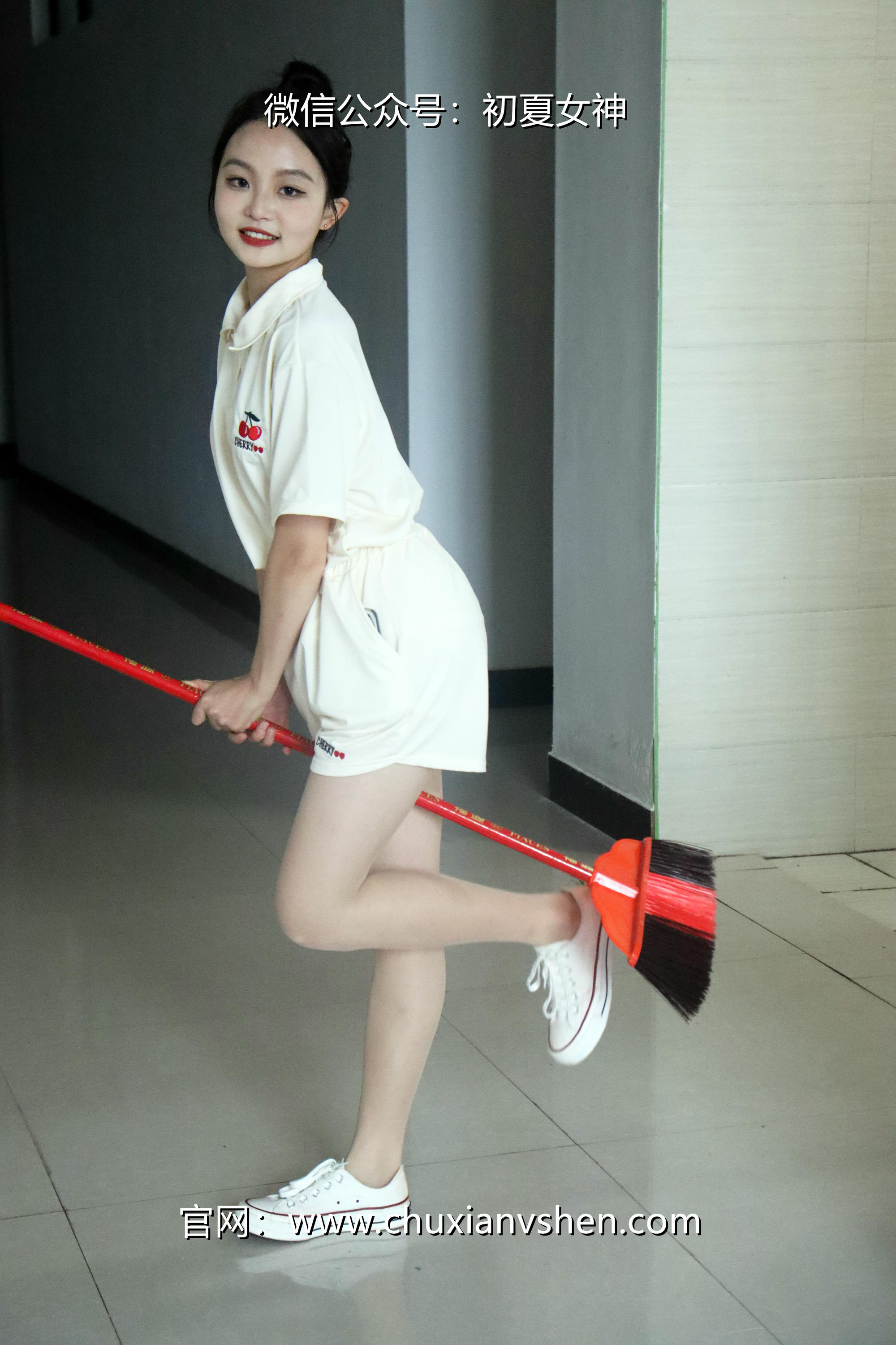 初夏女神 NO.078 双双 打扫教室[145P+1V／5.13GB]_第1集